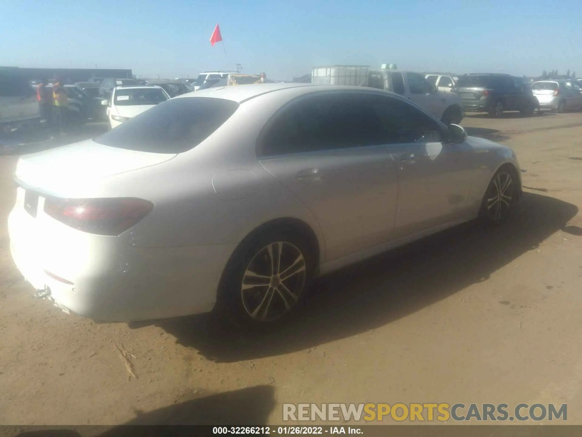 4 Фотография поврежденного автомобиля W1KZF8DB9MA879133 MERCEDES-BENZ E-CLASS 2021