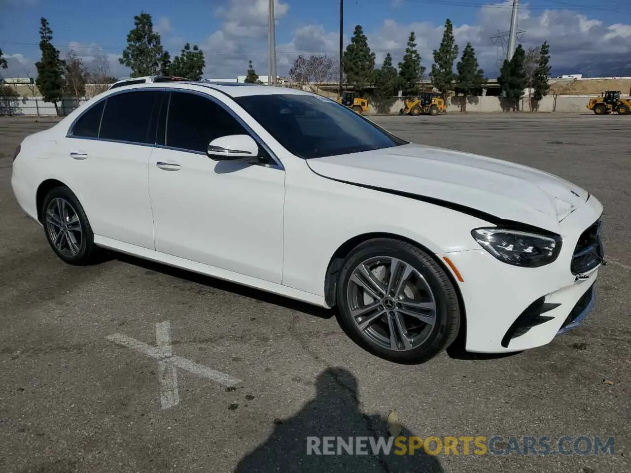 4 Photograph of a damaged car W1KZF8DBXMA920854 MERCEDES-BENZ E-CLASS 2021