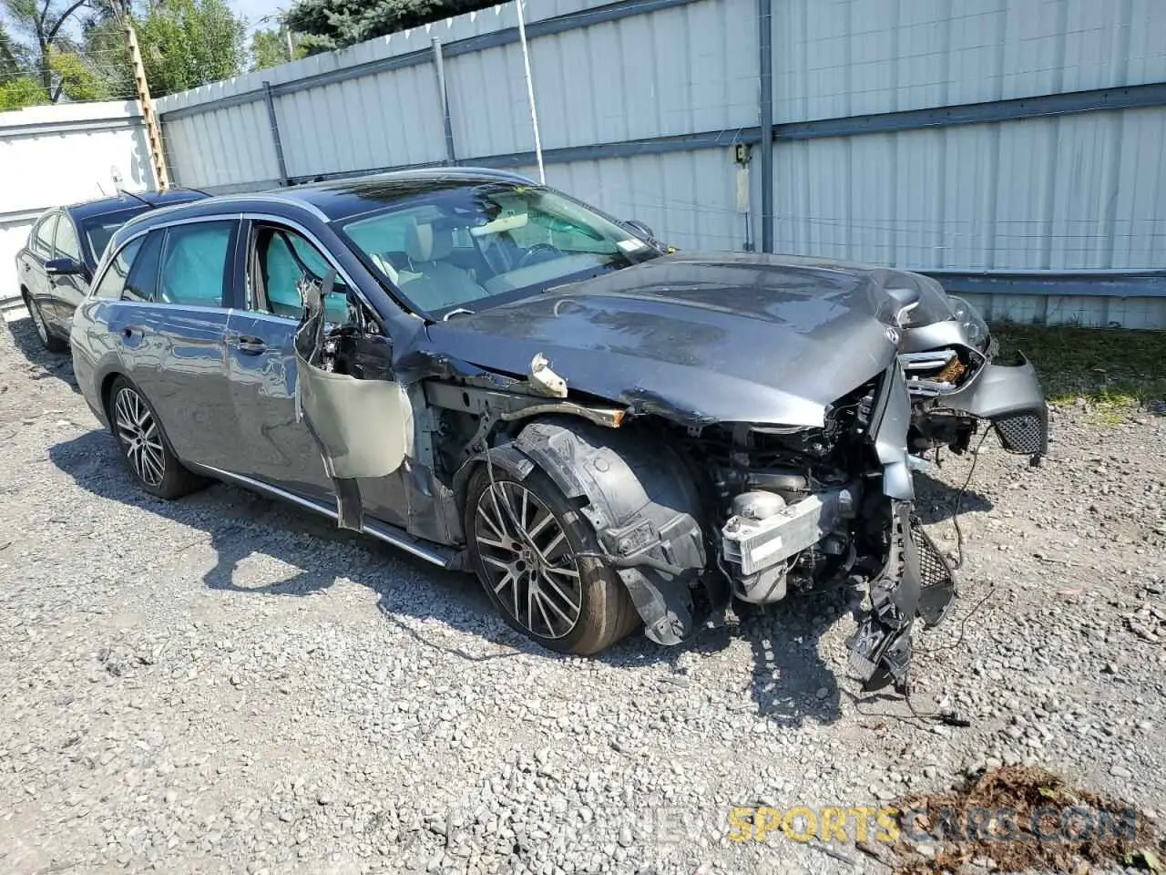 4 Photograph of a damaged car W1KZH6AB0MA986803 MERCEDES-BENZ E-CLASS 2021