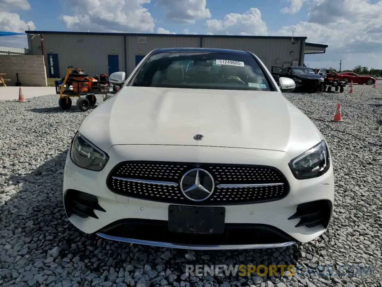 5 Photograph of a damaged car W1KZF5KB5NB084741 MERCEDES-BENZ E-CLASS 2022
