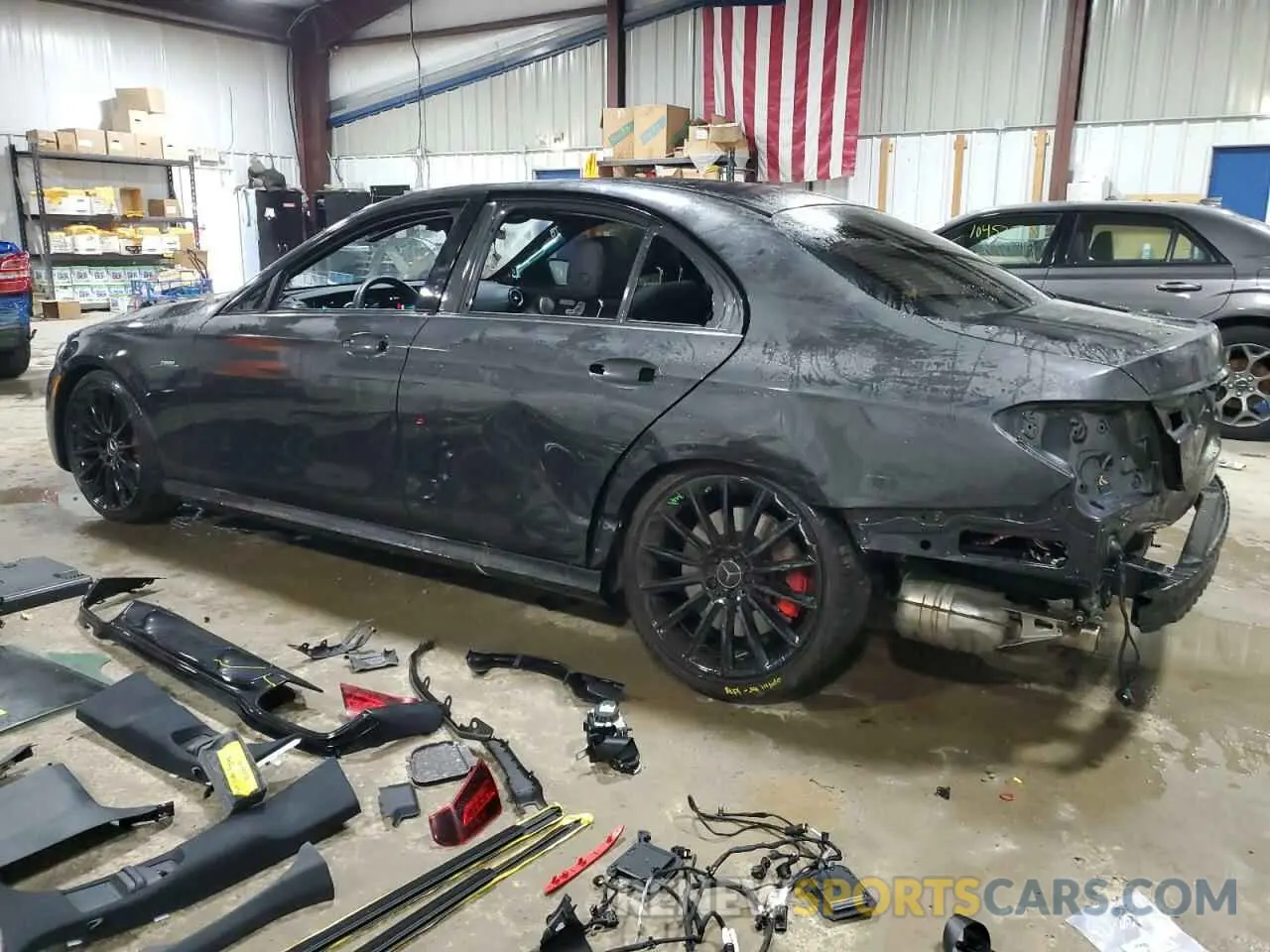 2 Photograph of a damaged car W1KZF6BB1NB089988 MERCEDES-BENZ E-CLASS 2022