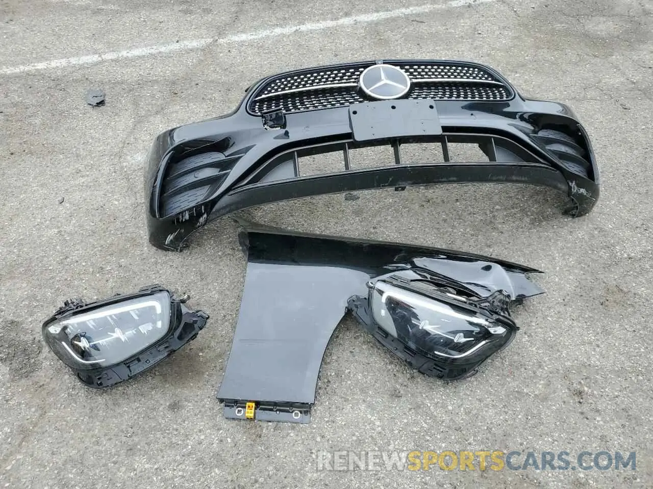 12 Photograph of a damaged car W1KZF8DB6NB098663 MERCEDES-BENZ E-CLASS 2022