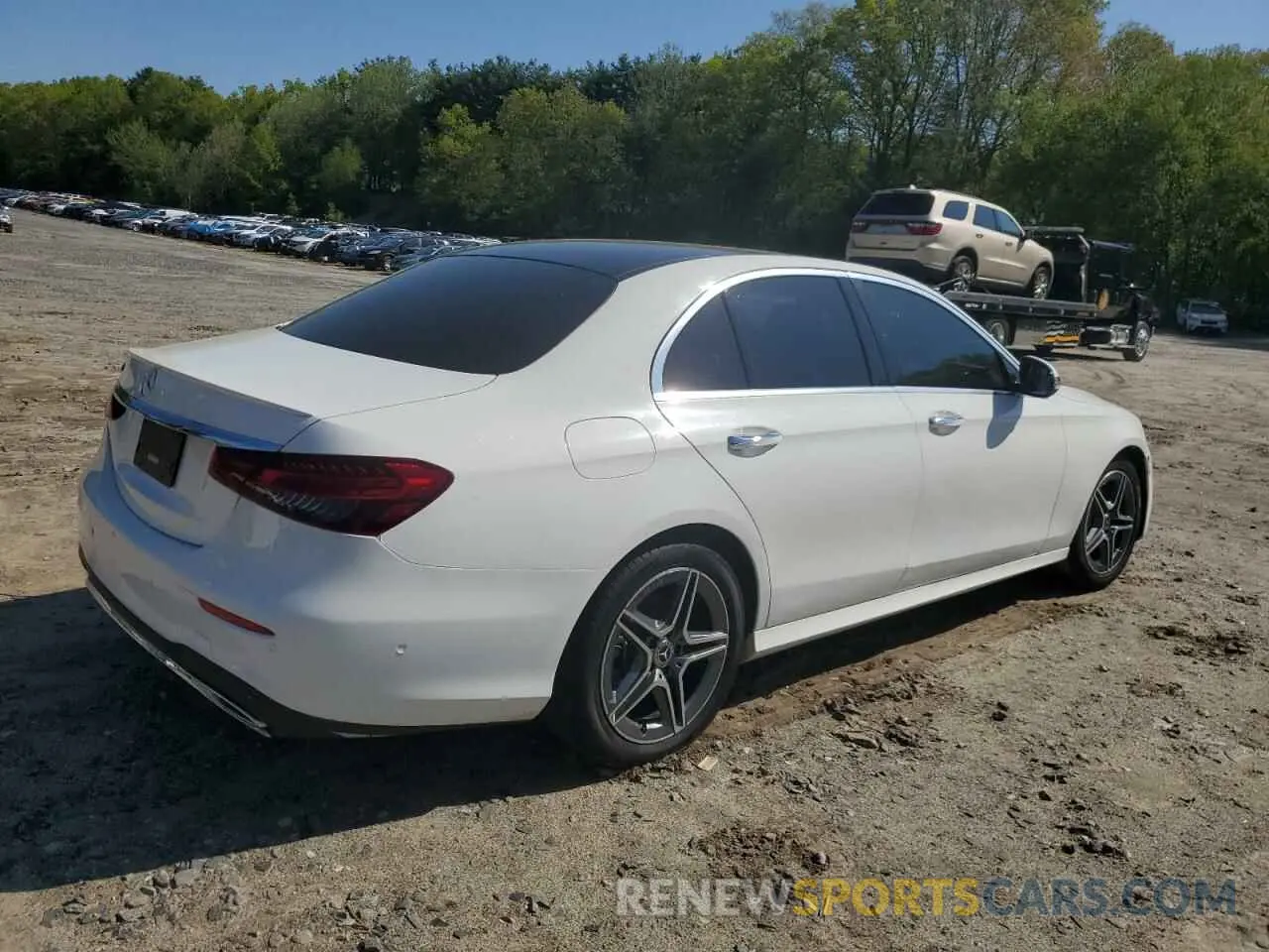 3 Photograph of a damaged car W1KZF8EB0NB021009 MERCEDES-BENZ E-CLASS 2022