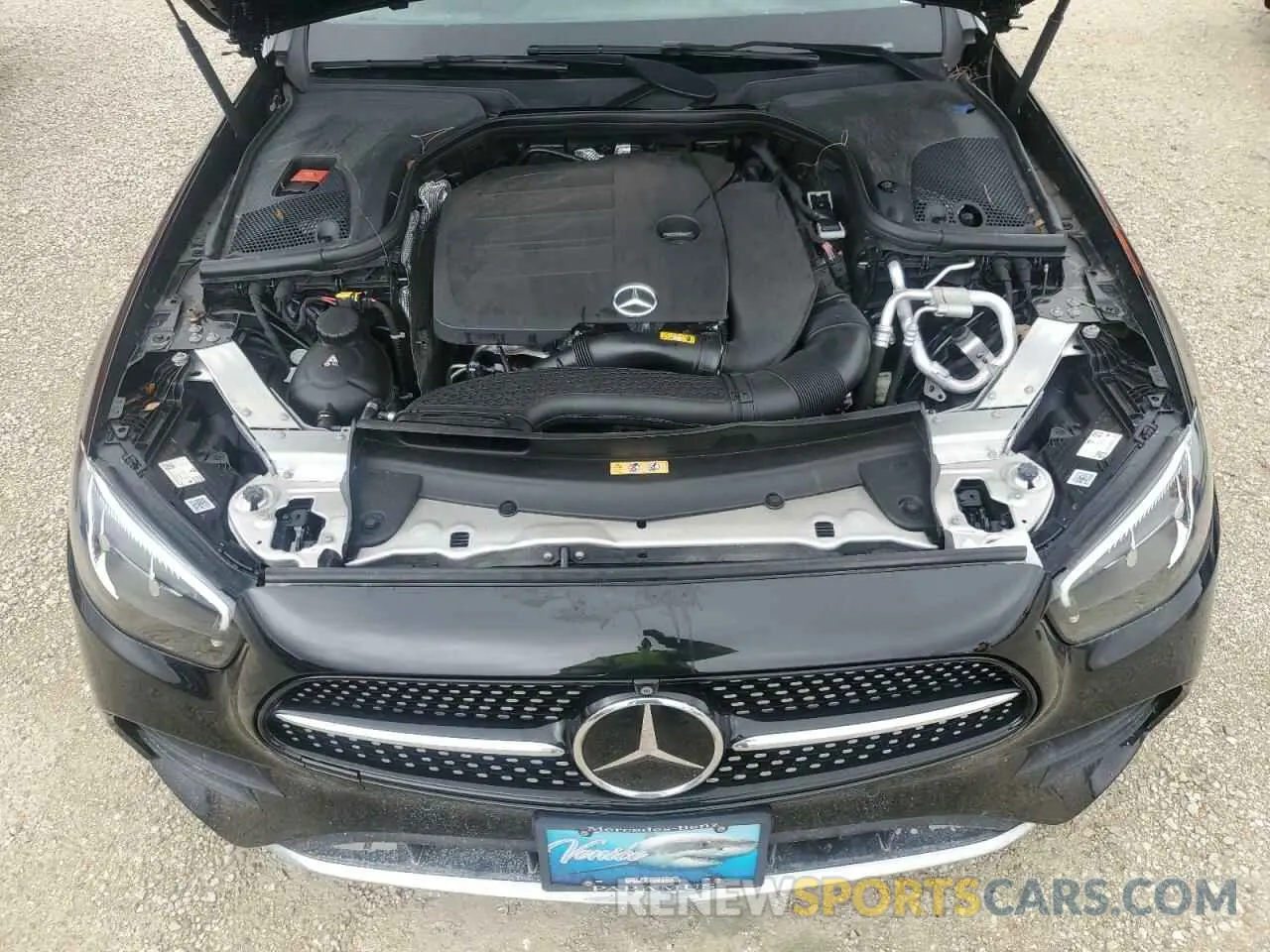 11 Photograph of a damaged car W1KZF8EB0NB052860 MERCEDES-BENZ E-CLASS 2022