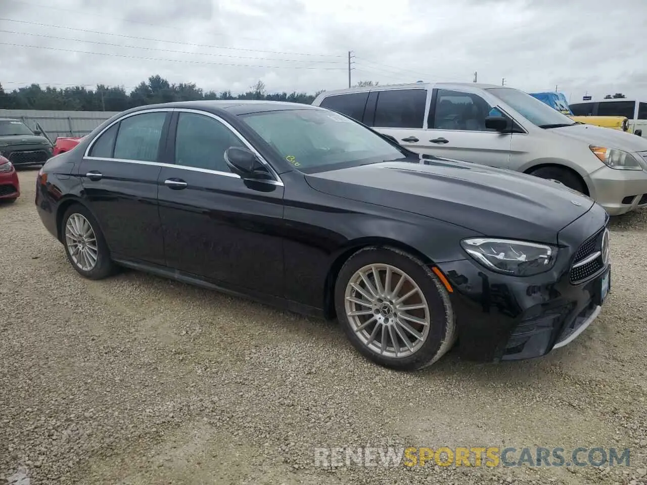 4 Photograph of a damaged car W1KZF8EB0NB052860 MERCEDES-BENZ E-CLASS 2022