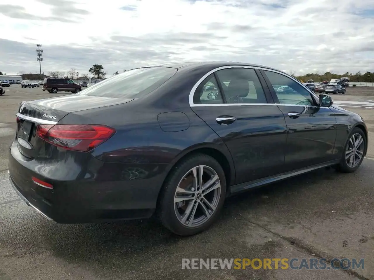 3 Photograph of a damaged car W1KZF8EB6NB092666 MERCEDES-BENZ E-CLASS 2022
