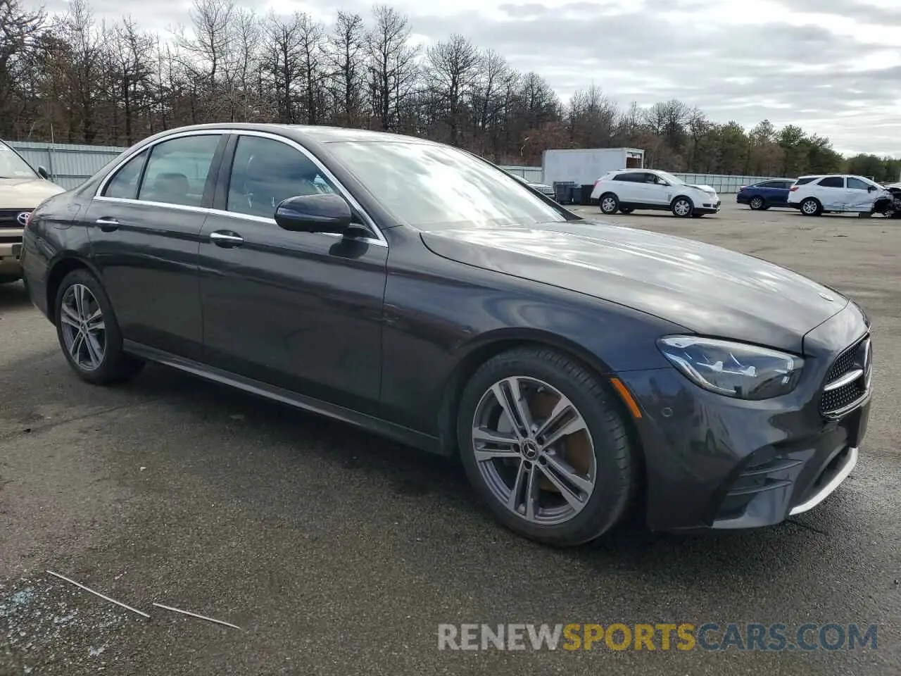 4 Photograph of a damaged car W1KZF8EB6NB092666 MERCEDES-BENZ E-CLASS 2022