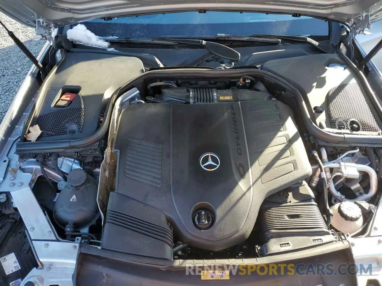 11 Photograph of a damaged car W1KZH6AB6NB039048 MERCEDES-BENZ E-CLASS 2022