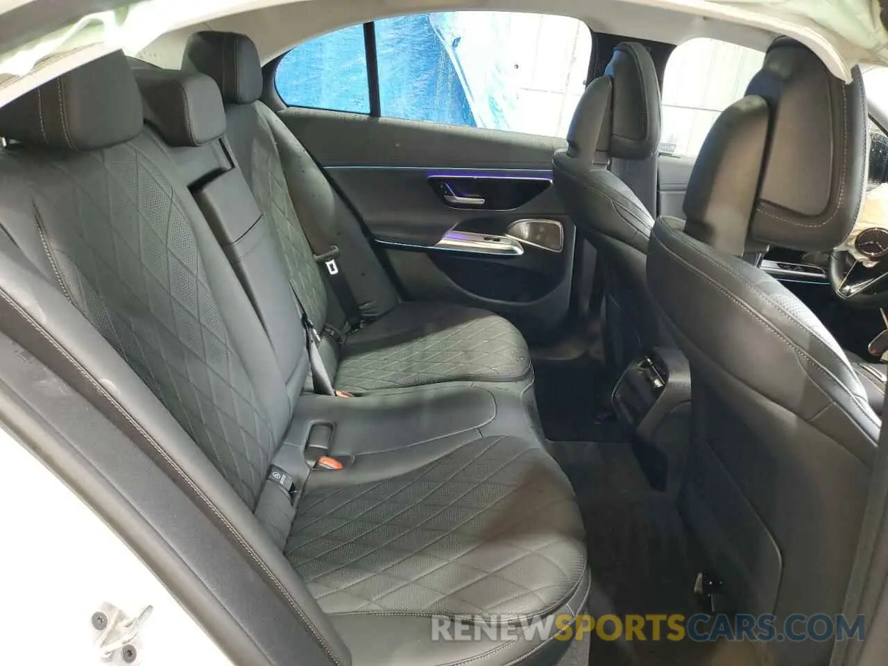 10 Фотография поврежденного автомобиля W1KLF4HB6RA045241 MERCEDES-BENZ E-CLASS 2024