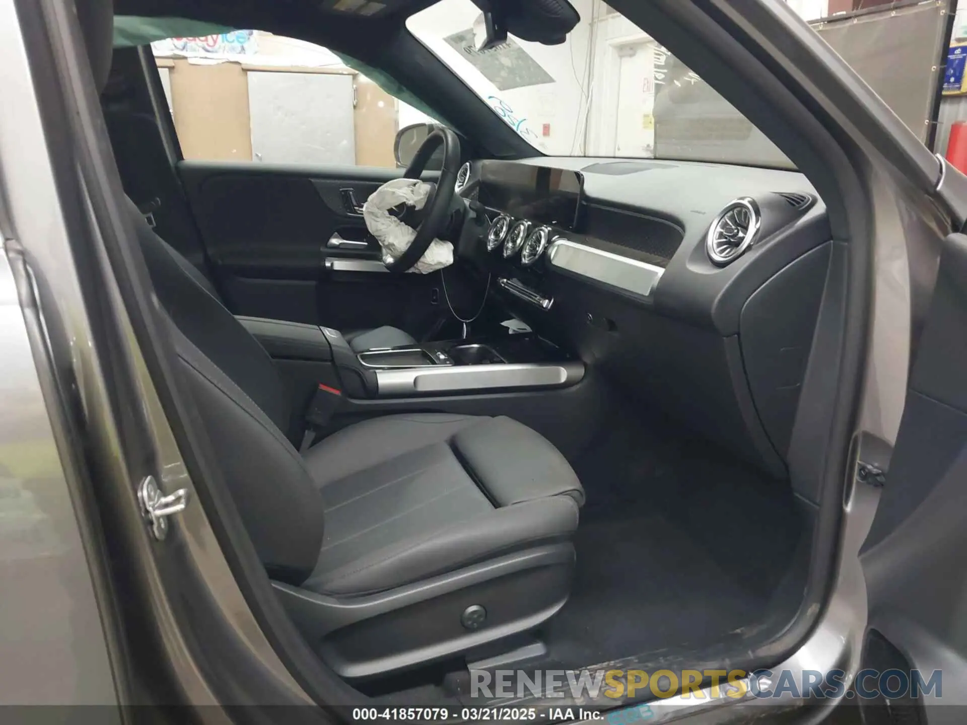 5 Photograph of a damaged car W1N9M0CB1RN100769 MERCEDES-BENZ EQB 2025