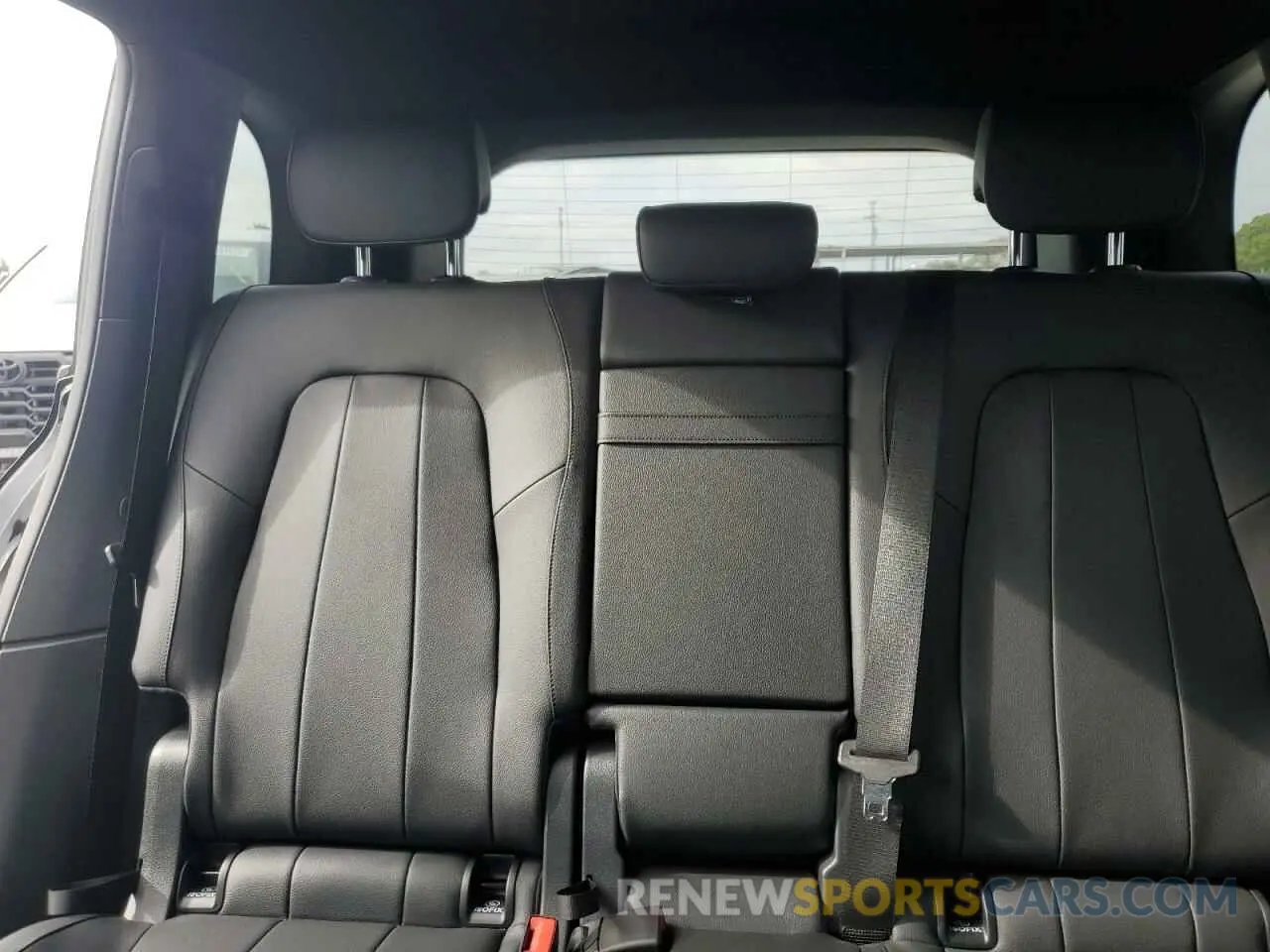 10 Фотография поврежденного автомобиля W1N9M0KB4NN012018 MERCEDES-BENZ EQB 300 4M 2022