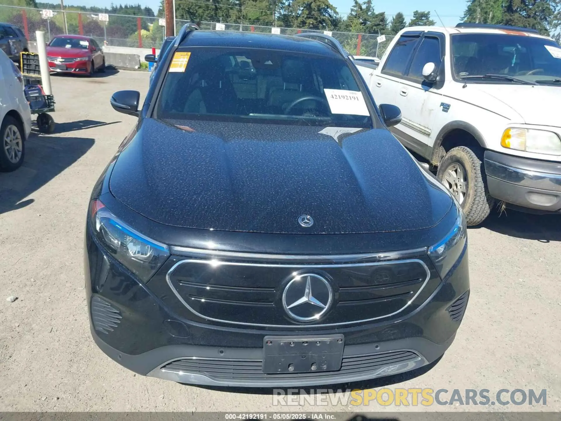 12 Photograph of a damaged car W1N9M0KBXNN012265 MERCEDES-BENZ EQB 300 SUV 2022
