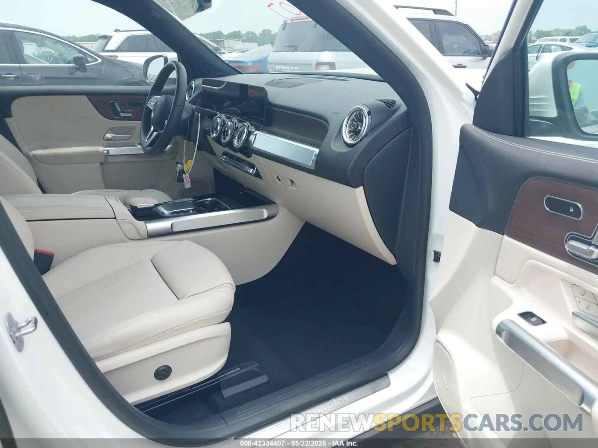 5 Photograph of a damaged car W1N9M0KB5PN061585 MERCEDES-BENZ EQB 300 SUV 2023