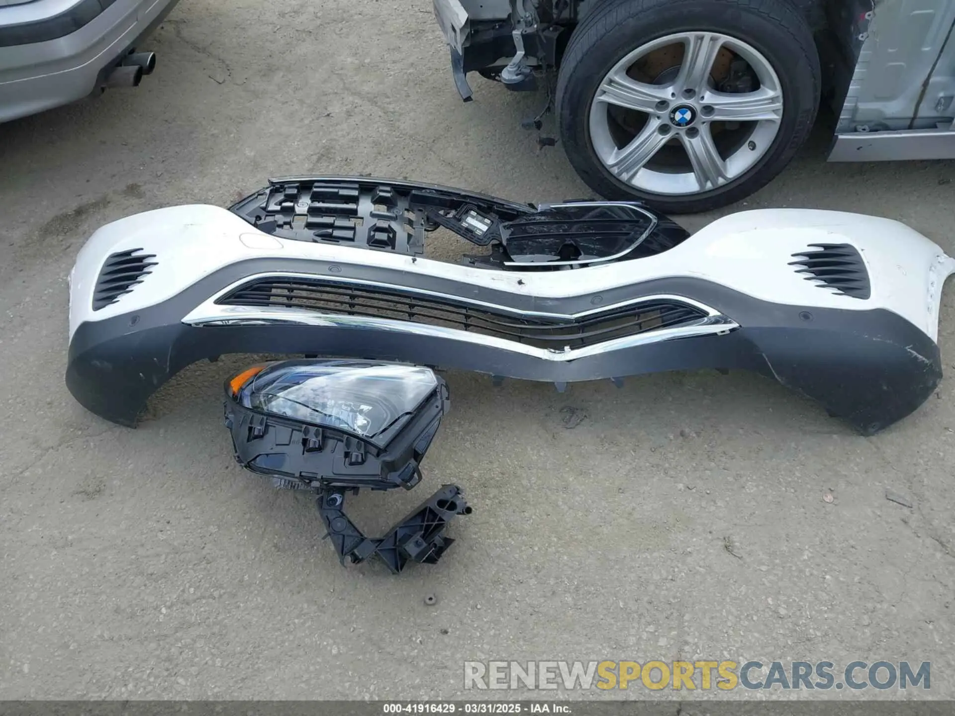 12 Фотография поврежденного автомобиля W1N9M0KB7PN076430 MERCEDES-BENZ EQB 300 SUV 2023
