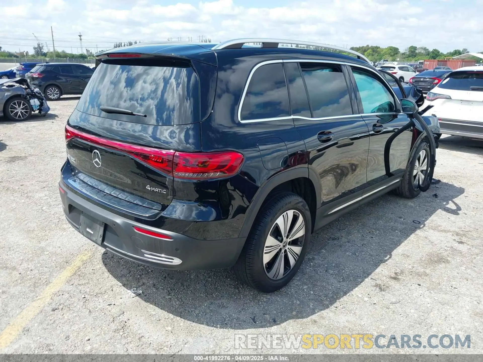 4 Photograph of a damaged car W1N9M0KB8PN076498 MERCEDES-BENZ EQB 300 SUV 2023