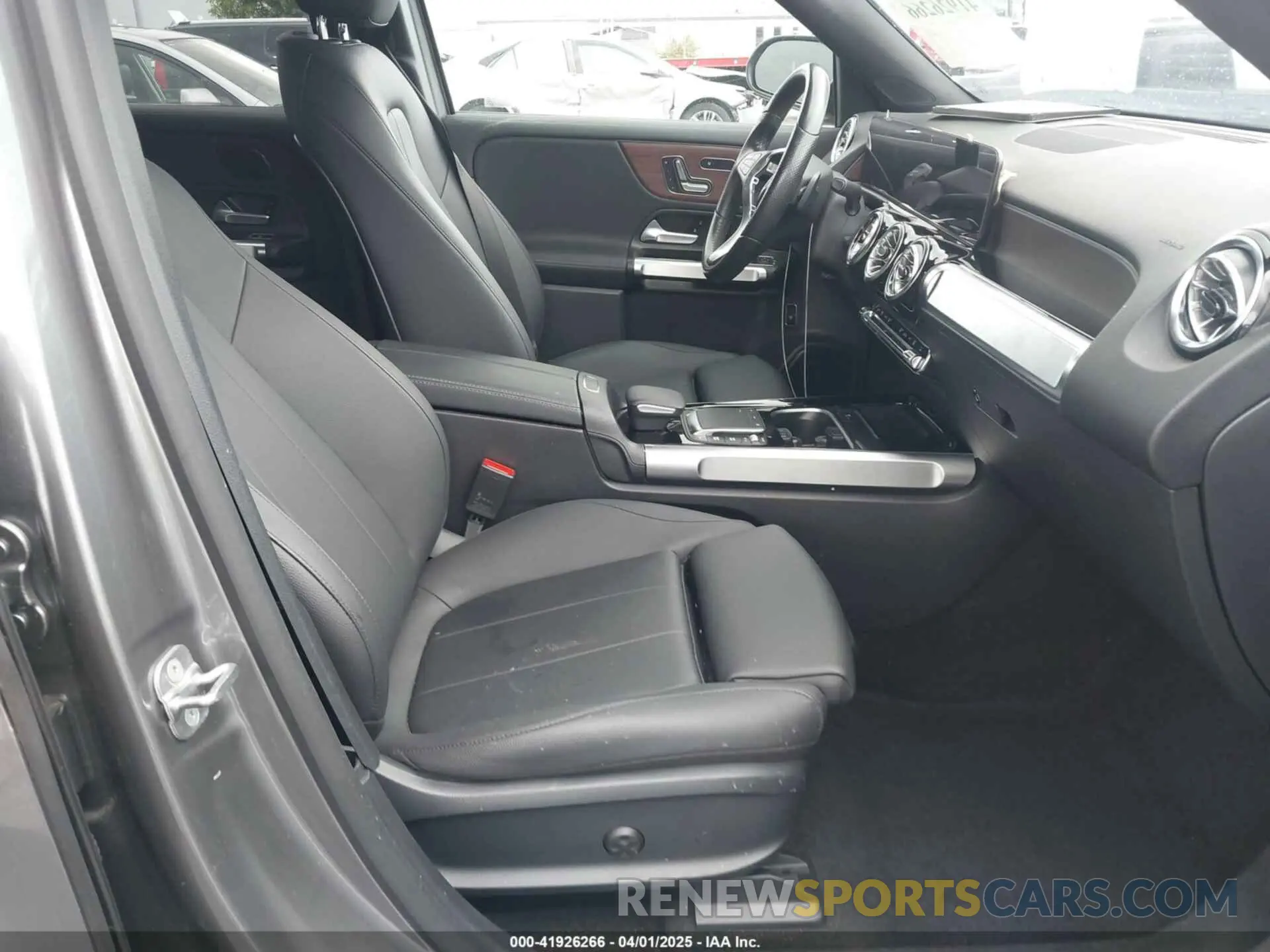 5 Фотография поврежденного автомобиля W1N9M0KBXPN039341 MERCEDES-BENZ EQB 300 SUV 2023
