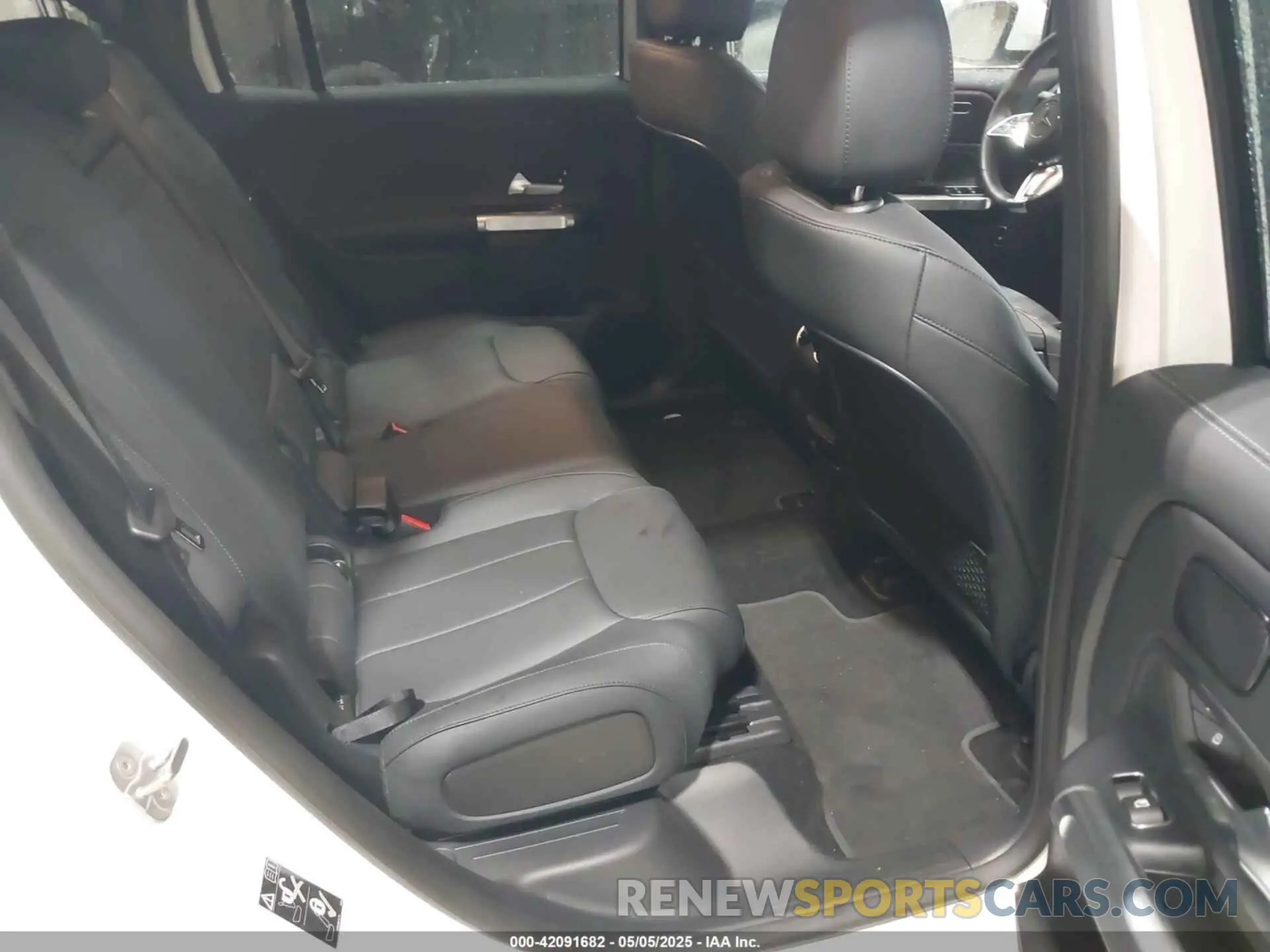 8 Photograph of a damaged car W1N9M0KB7RN078343 MERCEDES-BENZ EQB 300 SUV 2024
