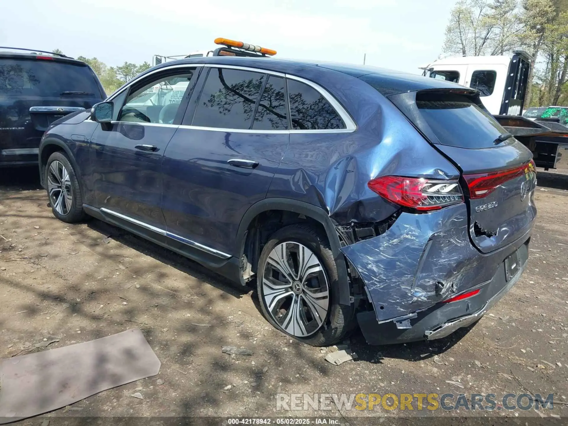 3 Фотография поврежденного автомобиля 4JGGM1CB0PA015927 MERCEDES-BENZ EQE 350 SUV 2023