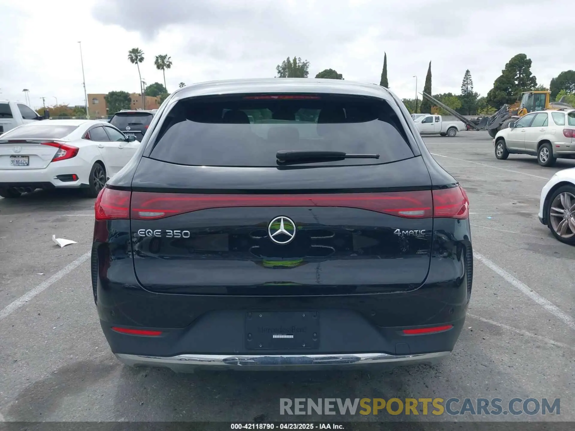 16 Photograph of a damaged car 4JGGM1CB3PA014027 MERCEDES-BENZ EQE 350 SUV 2023