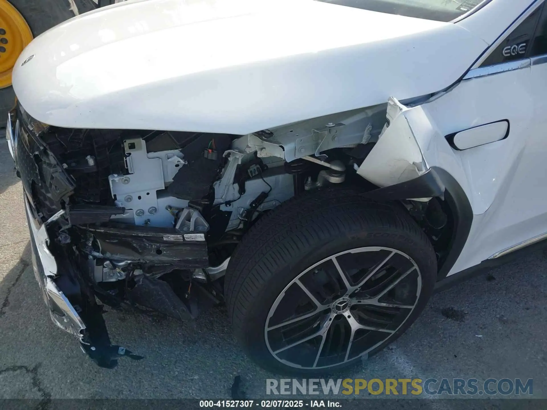 6 Photograph of a damaged car 4JGGM1CB9RA053823 MERCEDES-BENZ EQE 350 SUV 2024