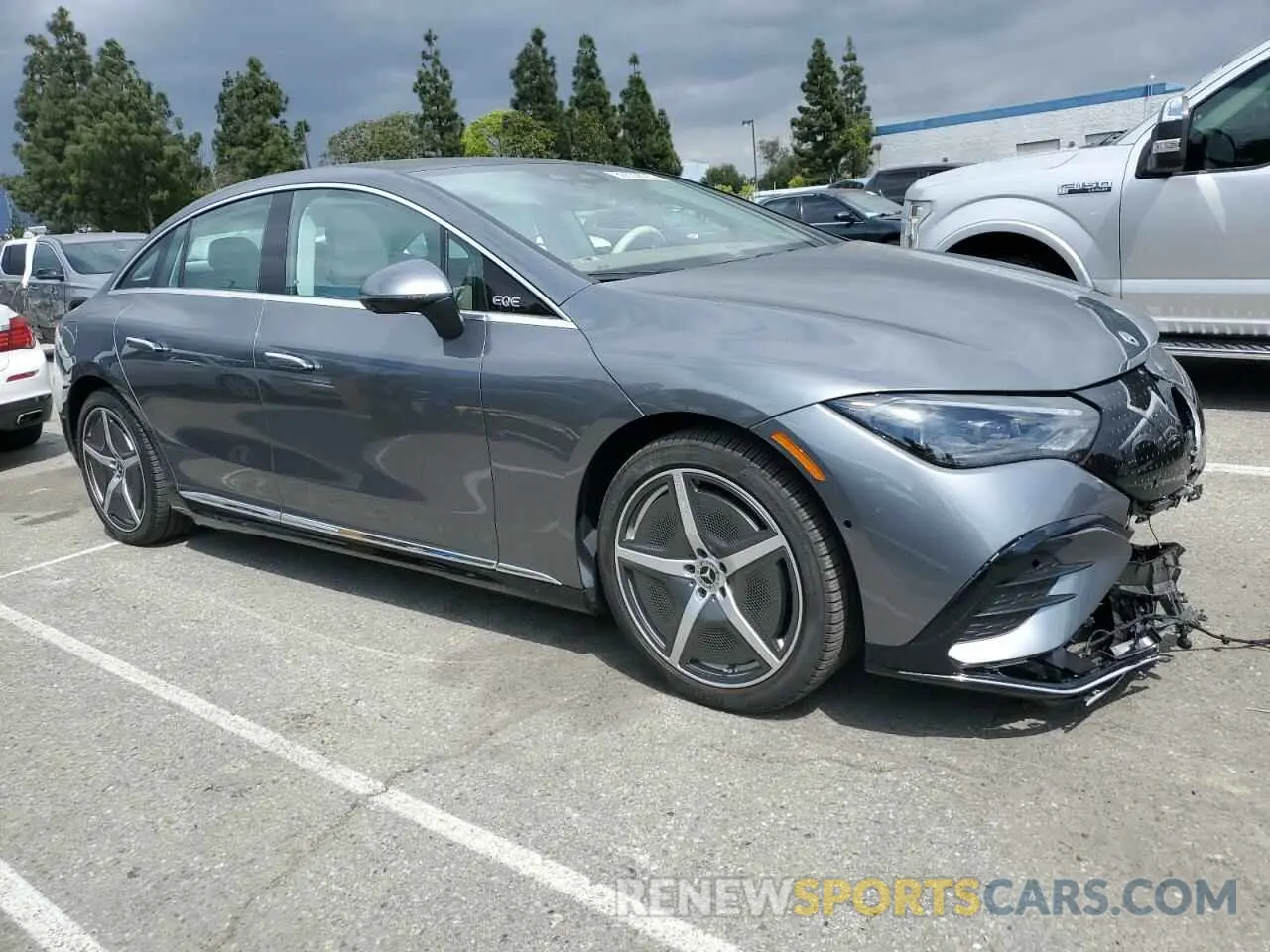 4 Photograph of a damaged car W1KEG2BB7RF041916 MERCEDES-BENZ EQE SEDAN 2024