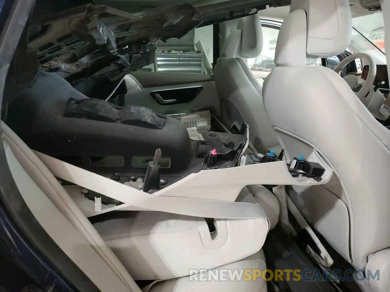 11 Photograph of a damaged car 4JGGM1CB4PA010861 MERCEDES-BENZ EQE SUV 35 2023