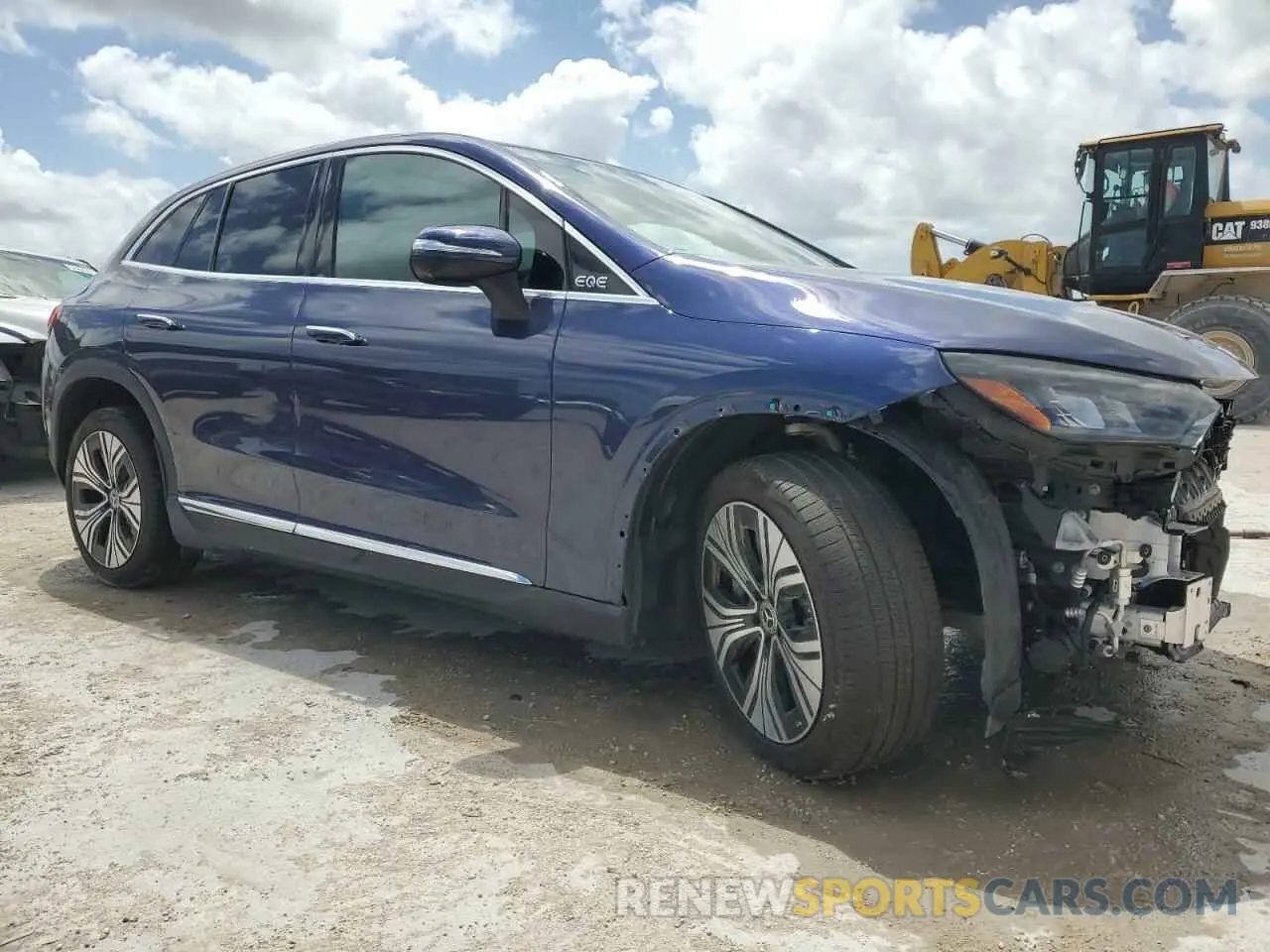 4 Photograph of a damaged car 4JGGM1CB9PA037764 MERCEDES-BENZ EQE SUV 35 2023
