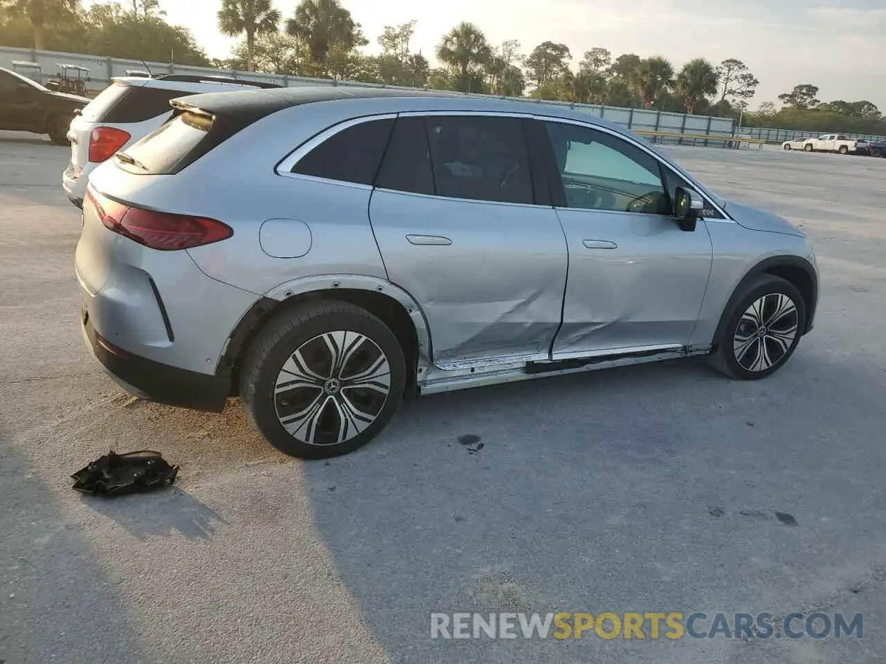 3 Photograph of a damaged car 4JGGM2BB7PA004737 MERCEDES-BENZ EQE SUV 35 2023