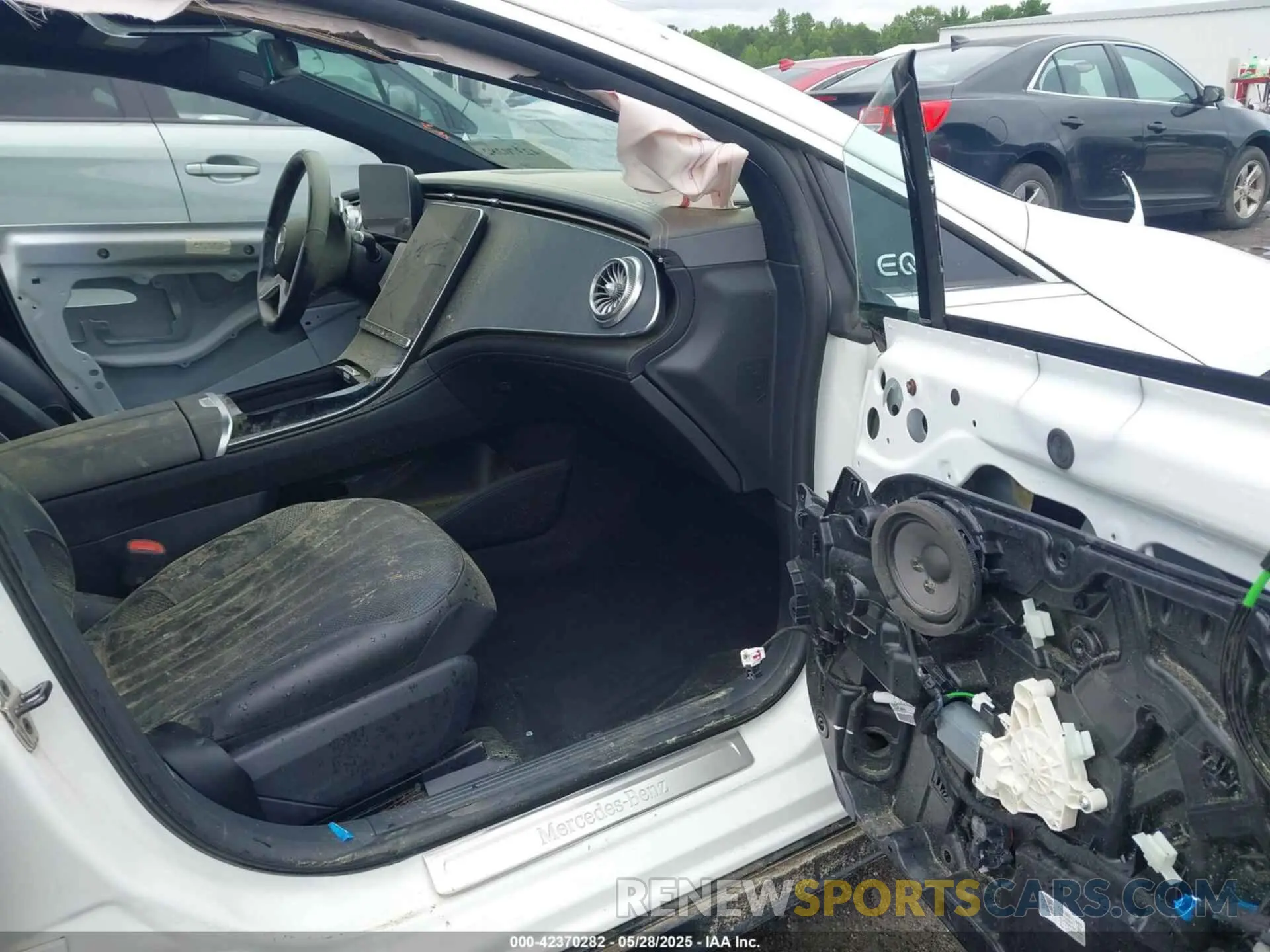 5 Photograph of a damaged car W1KCG2DB1NA007661 MERCEDES-BENZ EQS 450+ 2022