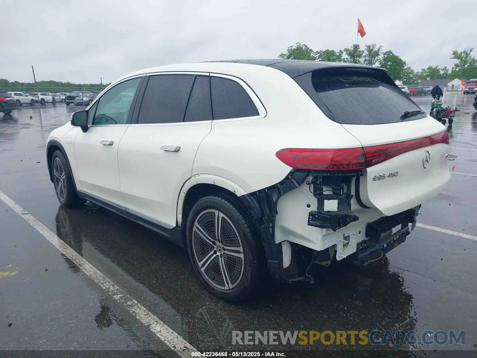 3 Photograph of a damaged car 4JGDM2EBXPA015987 MERCEDES-BENZ EQS 450 SUV 2023