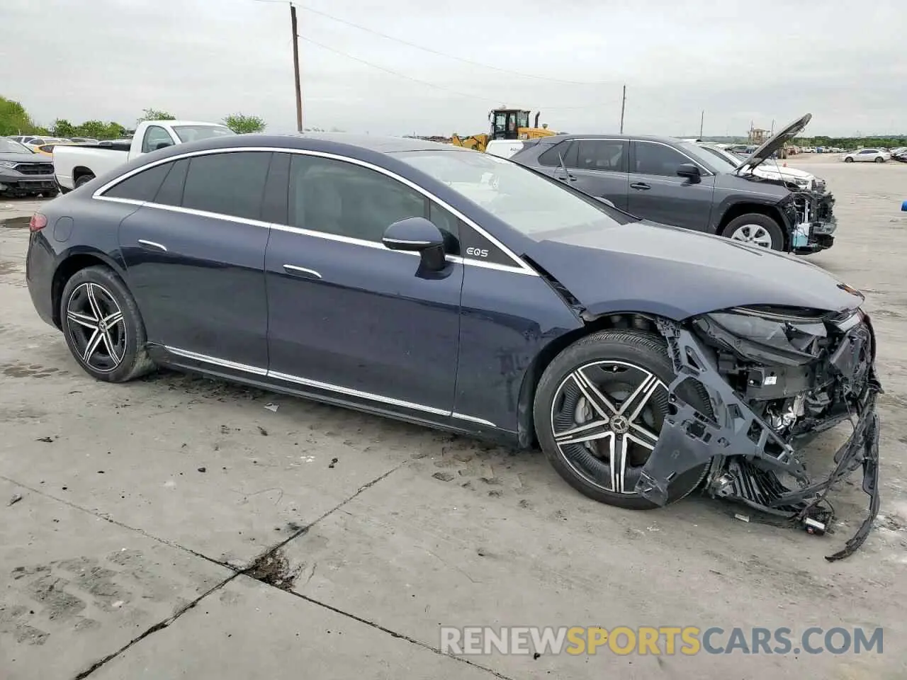 4 Photograph of a damaged car W1KCG2EB0PA039681 MERCEDES-BENZ EQS SEDAN 2023