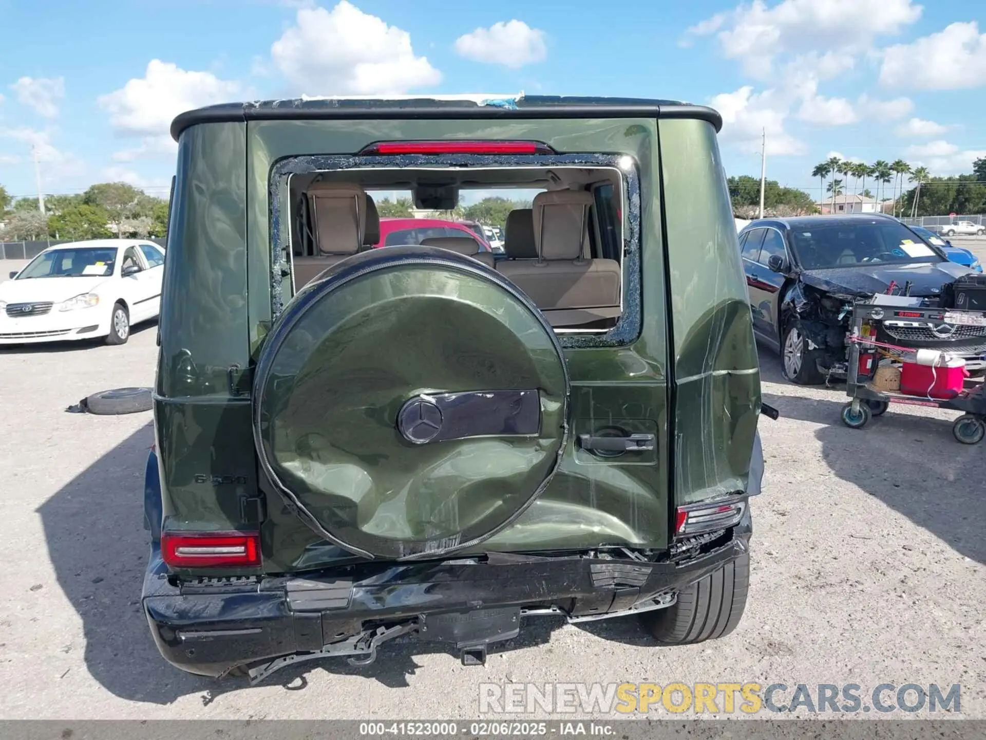 16 Photograph of a damaged car W1NWH1ABXSX001782 MERCEDES-BENZ G 550 2025