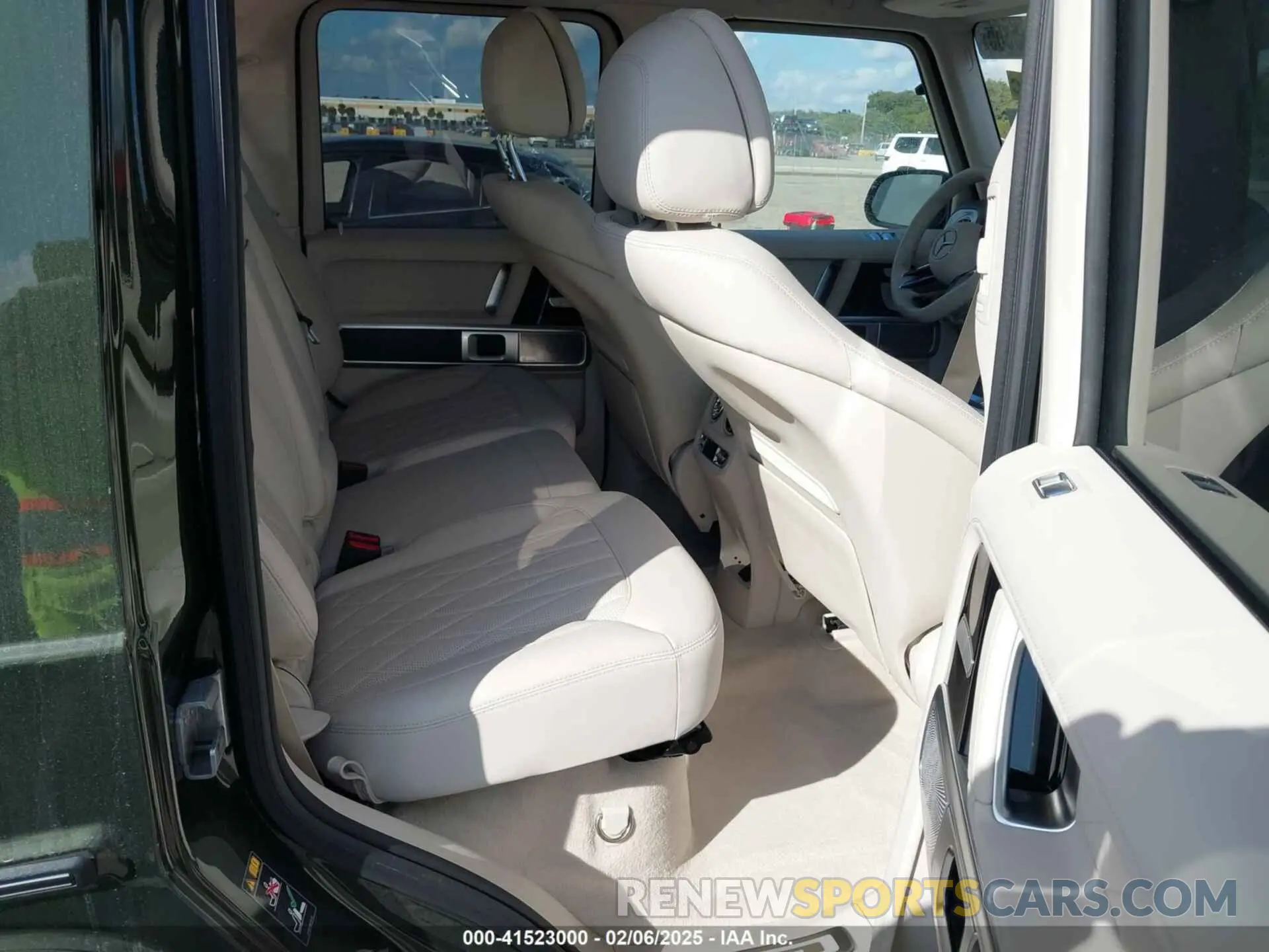 8 Photograph of a damaged car W1NWH1ABXSX001782 MERCEDES-BENZ G 550 2025