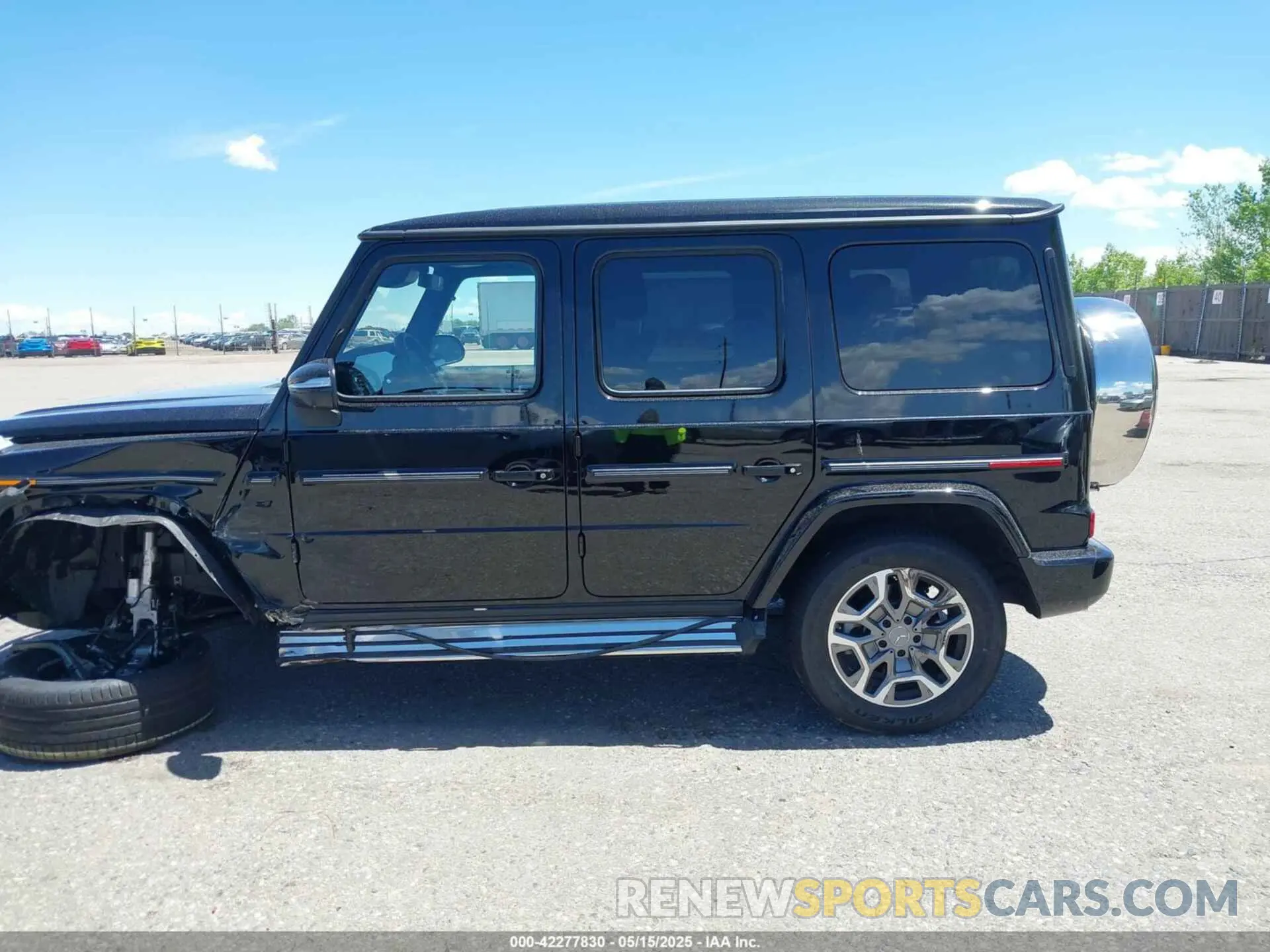 14 Photograph of a damaged car W1NWH1ABXSX040811 MERCEDES-BENZ G 550 2025