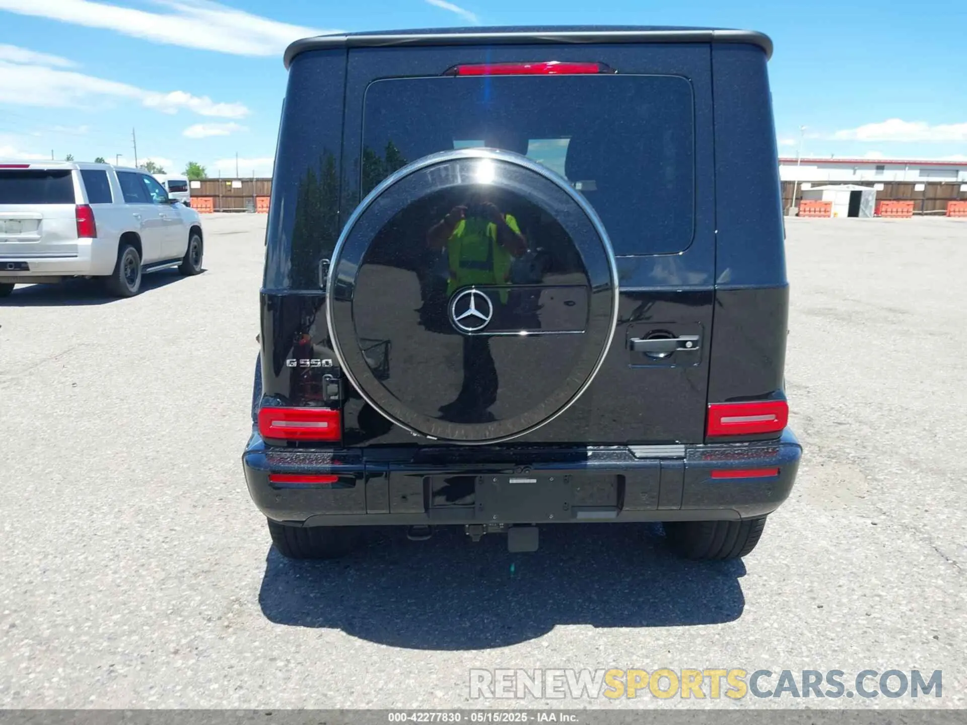 16 Photograph of a damaged car W1NWH1ABXSX040811 MERCEDES-BENZ G 550 2025