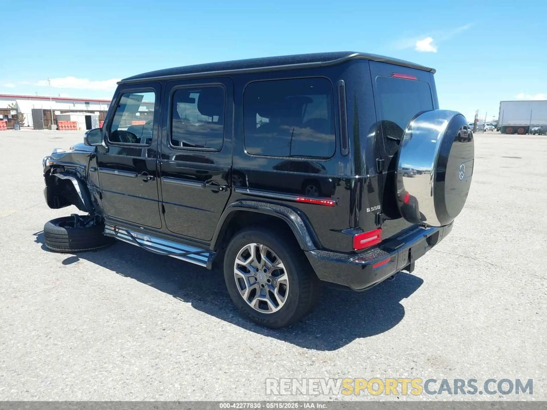 3 Photograph of a damaged car W1NWH1ABXSX040811 MERCEDES-BENZ G 550 2025