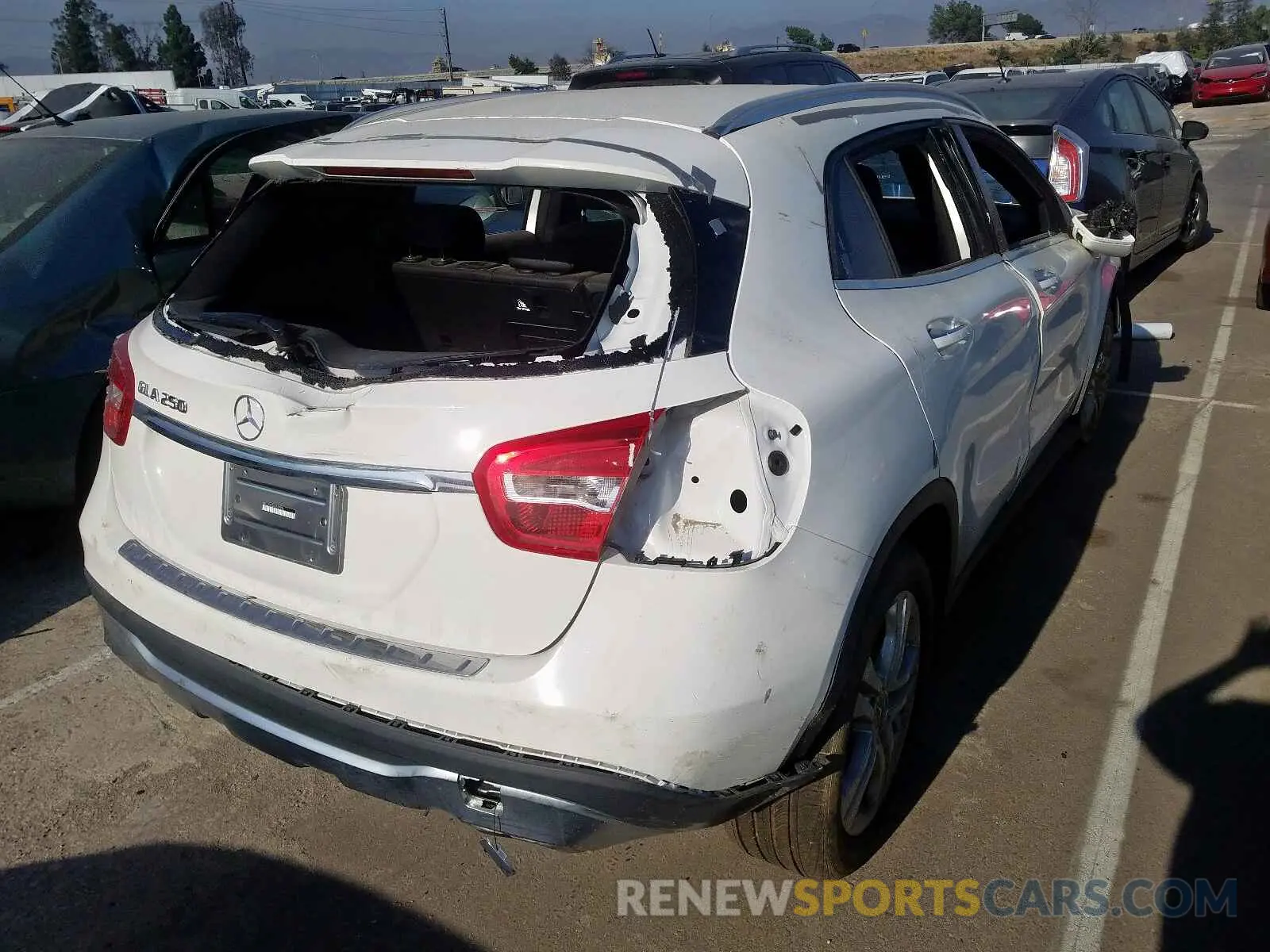 4 Photograph of a damaged car WDCTG4EB6KJ579996 MERCEDES-BENZ G CLASS 2019