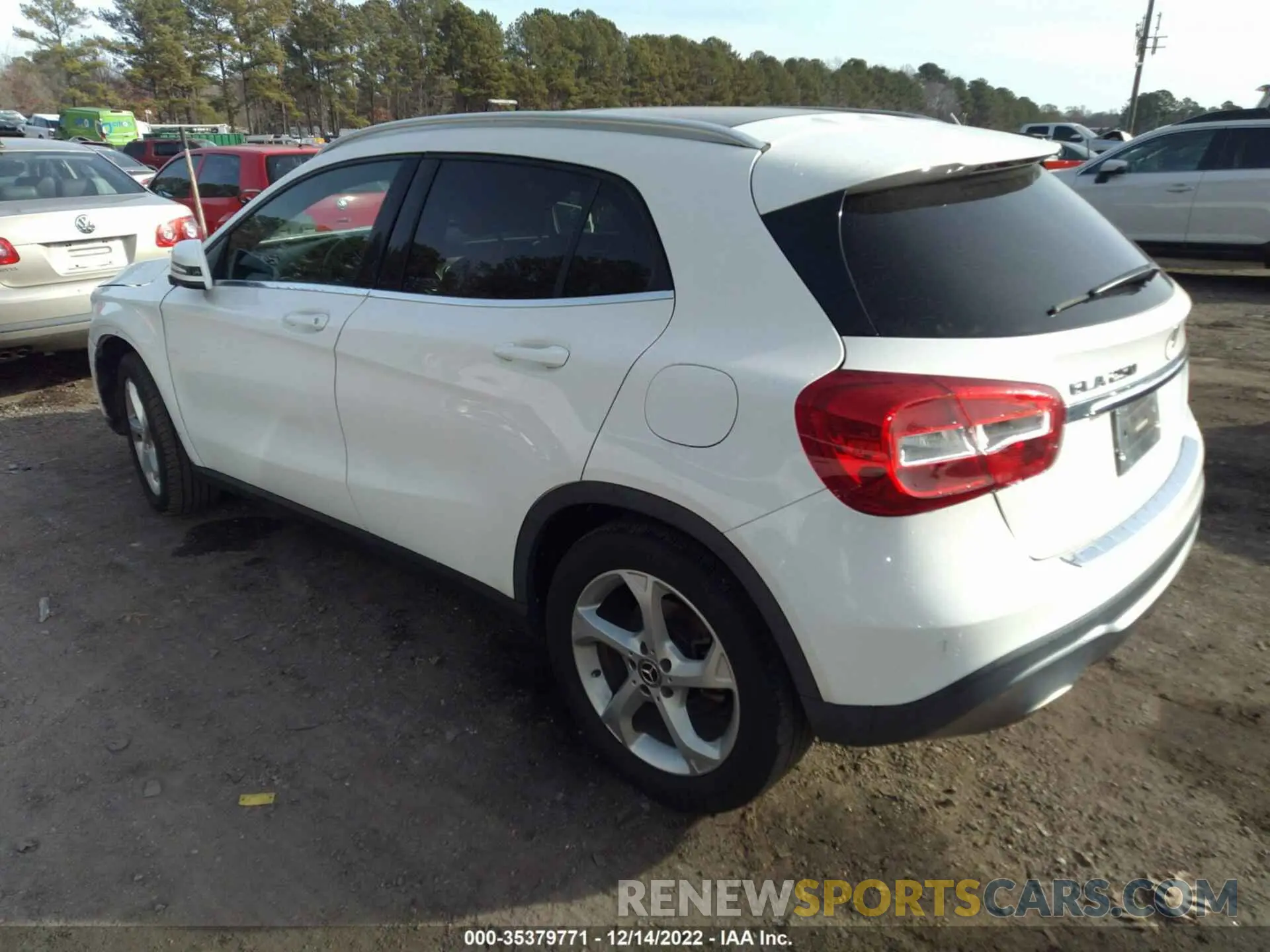 3 Photograph of a damaged car WDCTG4EB0KU009636 MERCEDES-BENZ GLA 2019