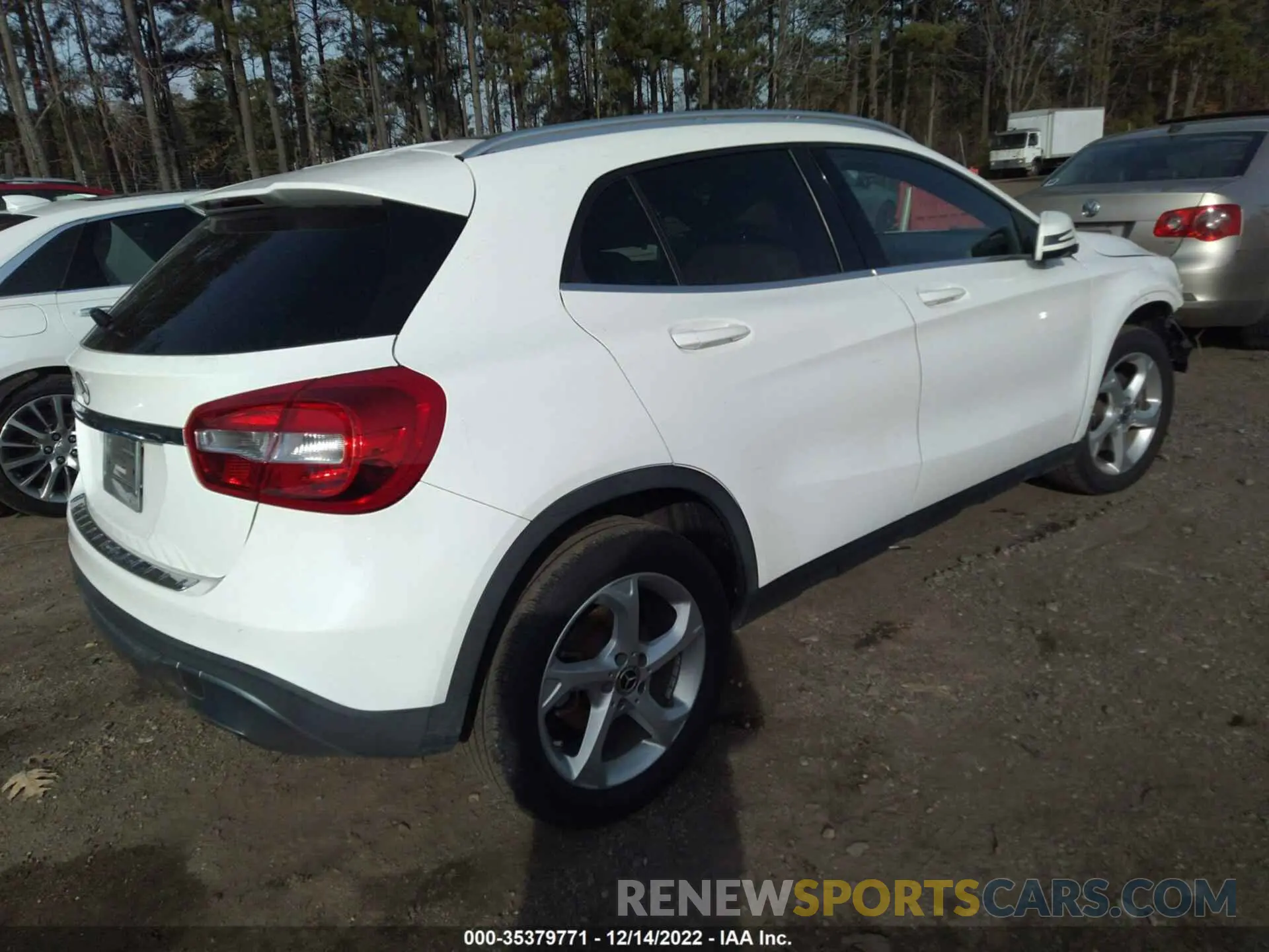 4 Photograph of a damaged car WDCTG4EB0KU009636 MERCEDES-BENZ GLA 2019
