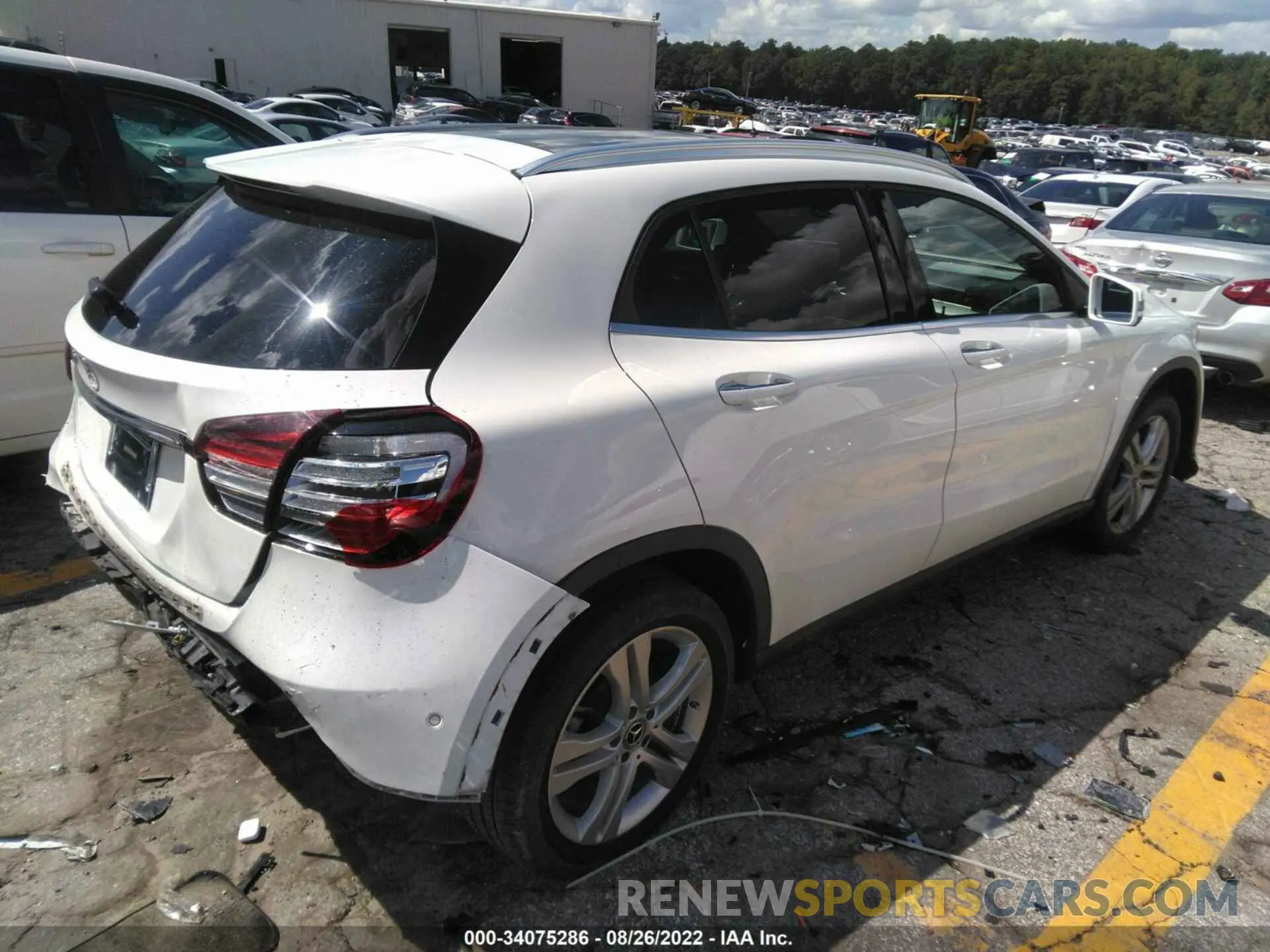 4 Photograph of a damaged car WDCTG4EB4KU019814 MERCEDES-BENZ GLA 2019