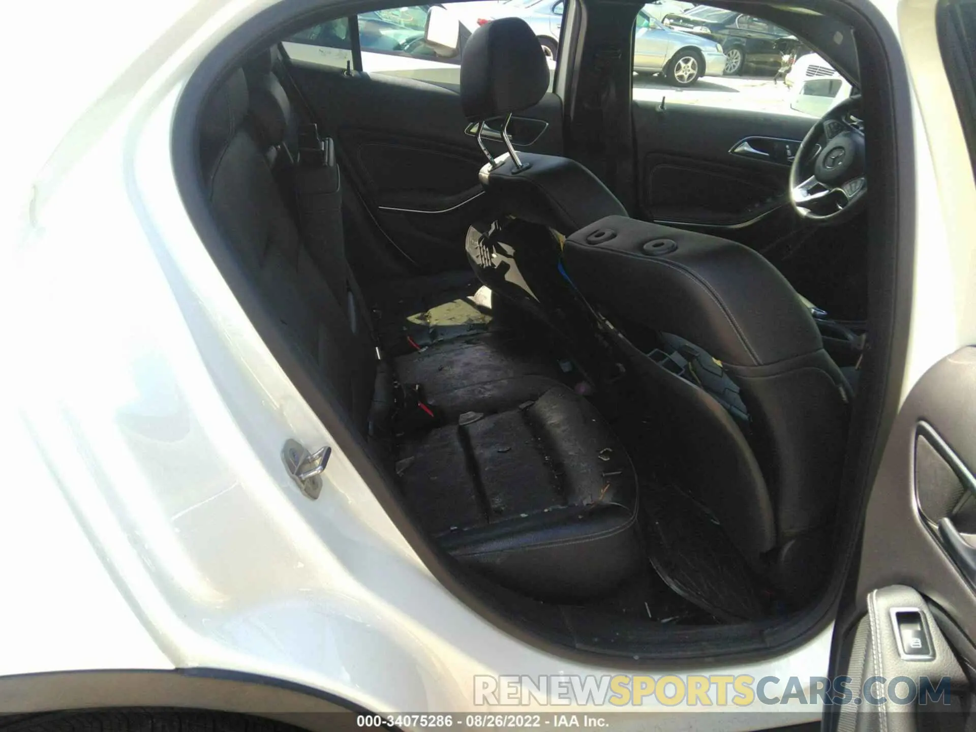 8 Photograph of a damaged car WDCTG4EB4KU019814 MERCEDES-BENZ GLA 2019