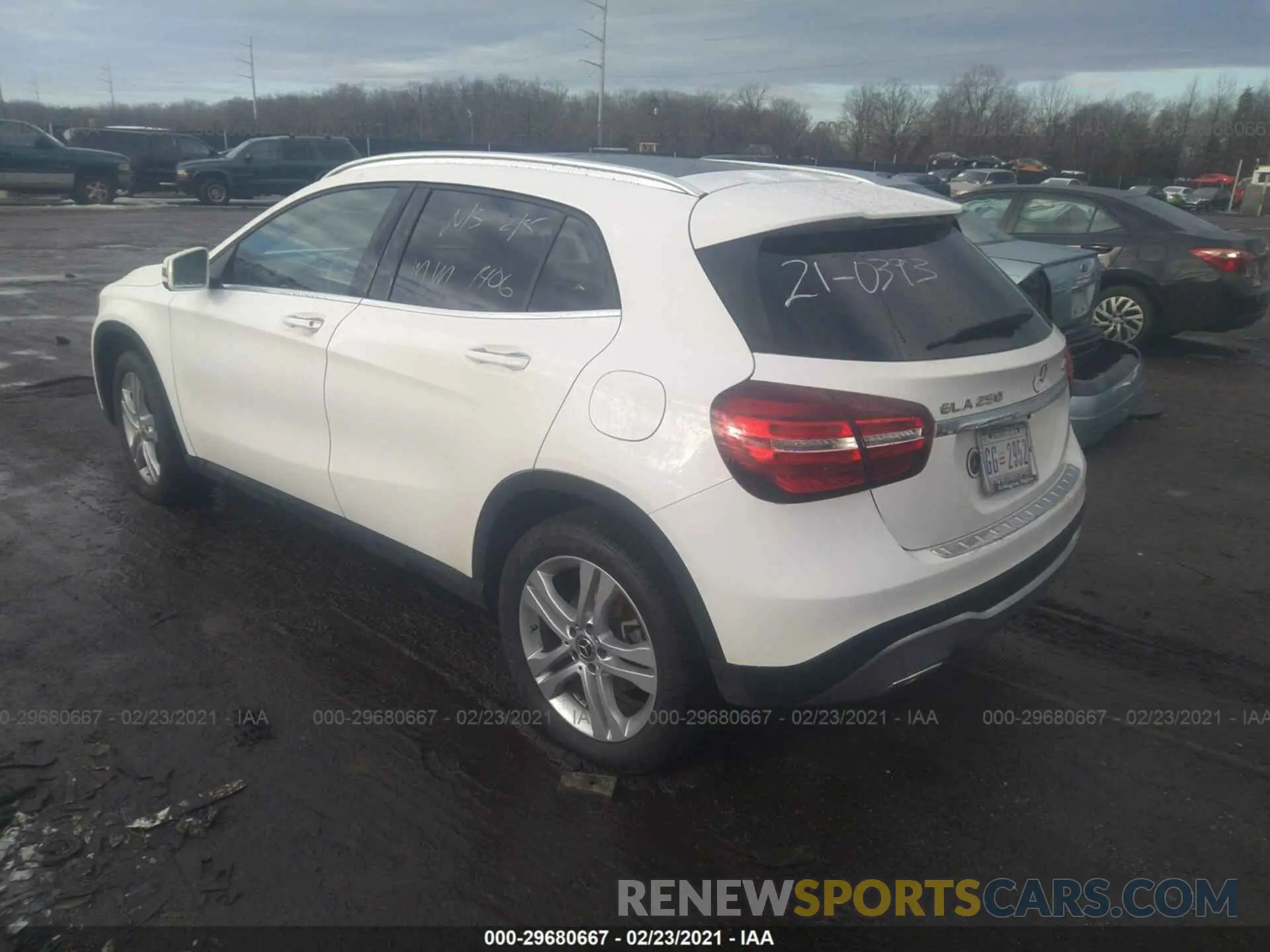 3 Photograph of a damaged car WDCTG4GB9LU027986 MERCEDES-BENZ GLA 2020