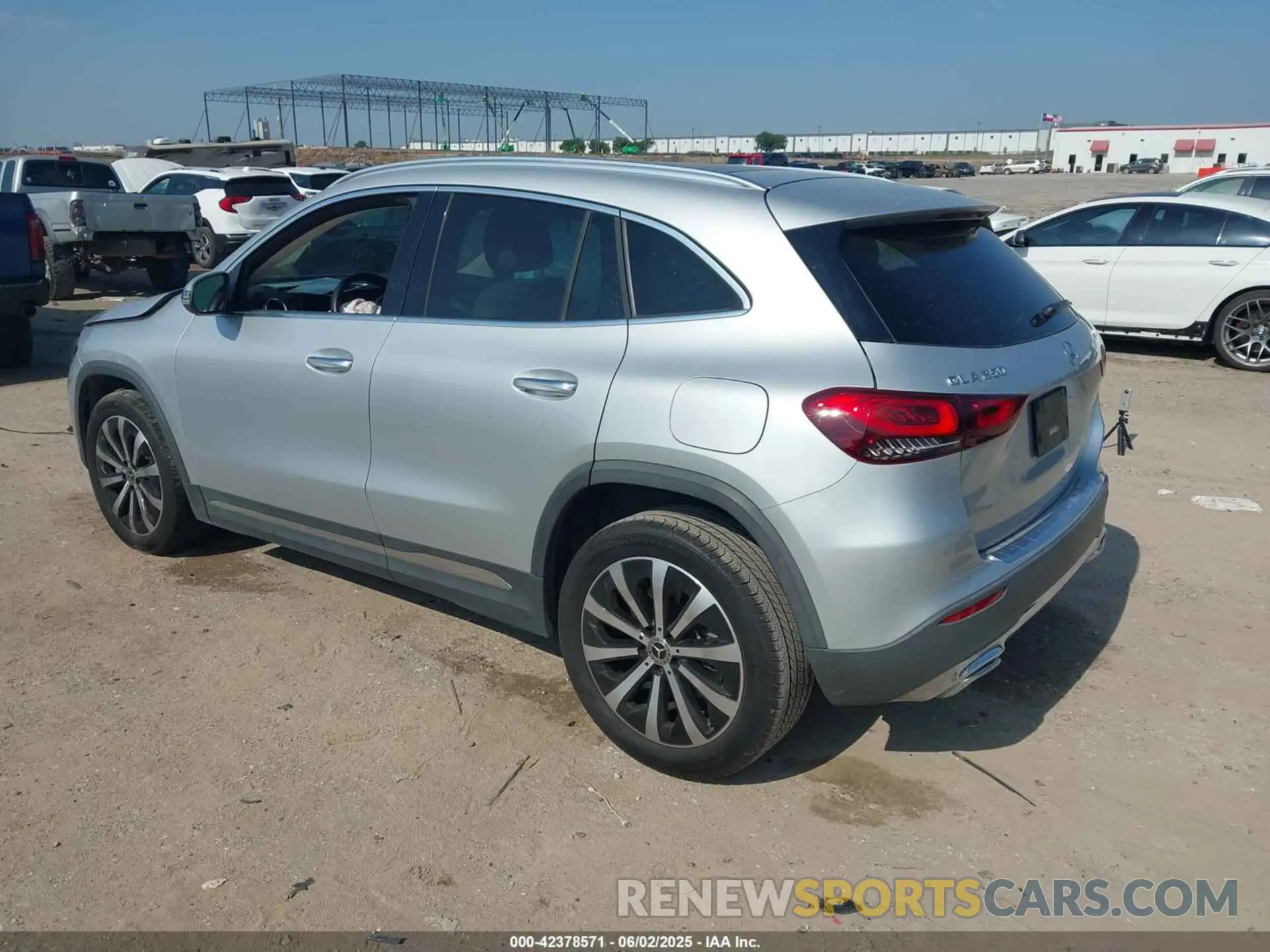 3 Фотография поврежденного автомобиля W1N4N4GB7MJ246022 MERCEDES-BENZ GLA 2021