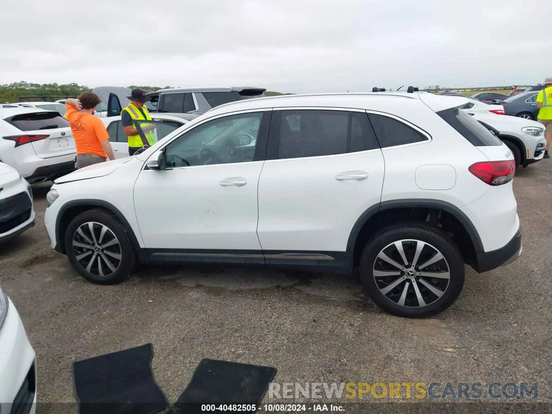 14 Photograph of a damaged car W1N4N4HB8PJ501943 MERCEDES-BENZ GLA 2023