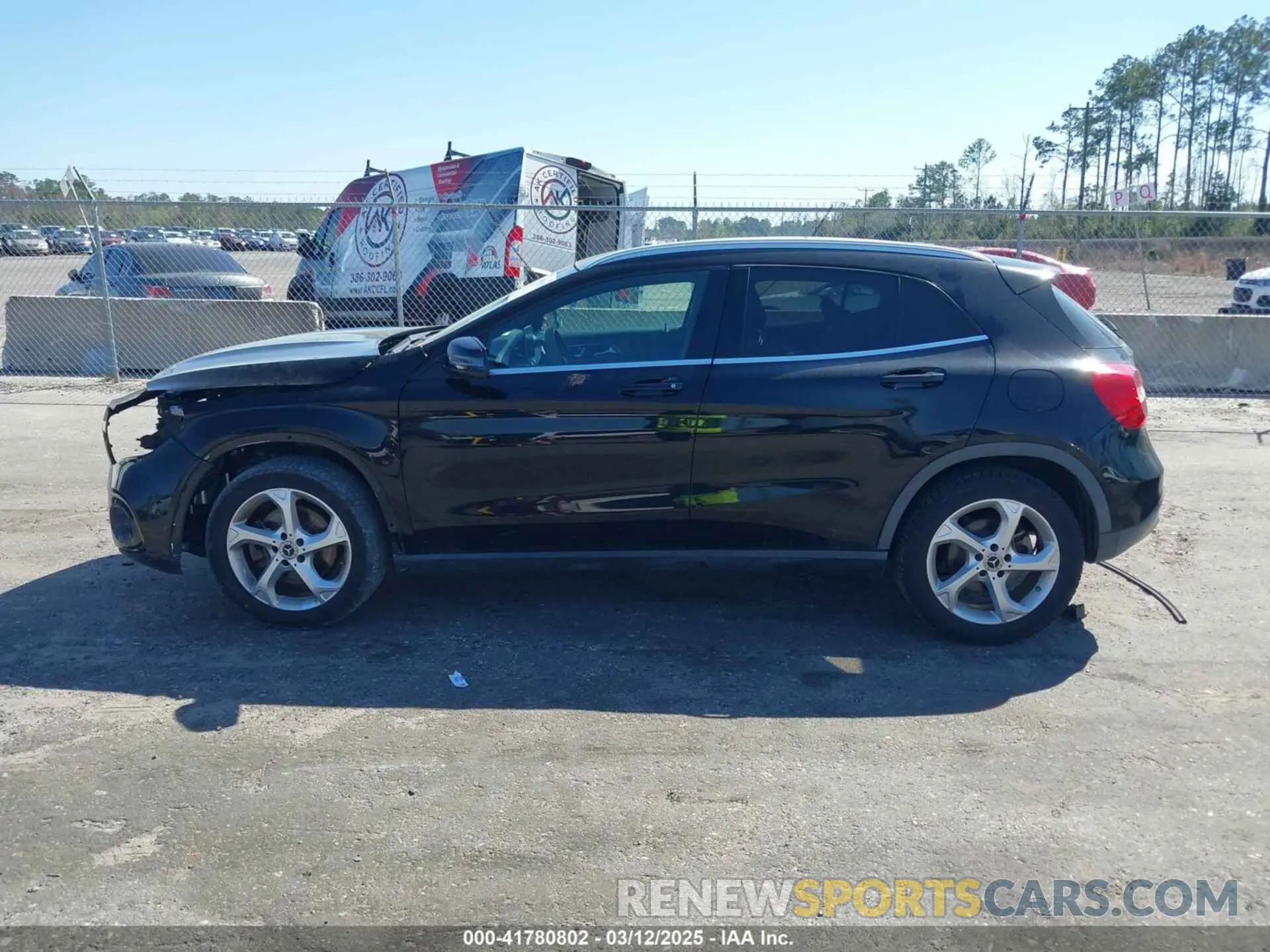 14 Фотография поврежденного автомобиля WDCTG4EB0KJ532883 MERCEDES-BENZ GLA 250 2019