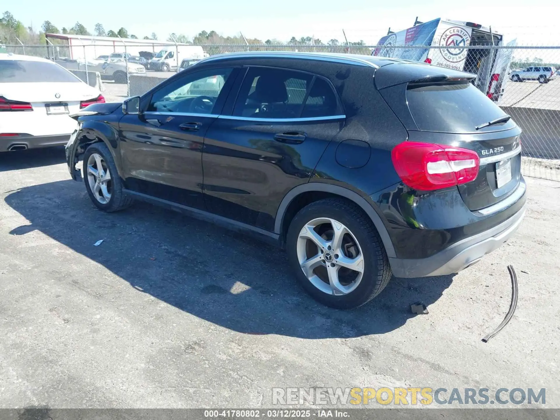 3 Фотография поврежденного автомобиля WDCTG4EB0KJ532883 MERCEDES-BENZ GLA 250 2019