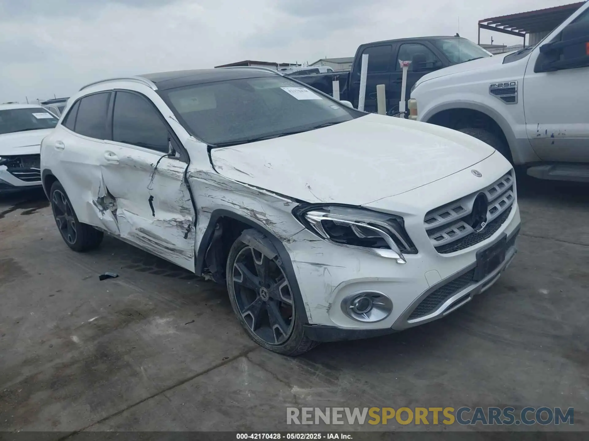 1 Фотография поврежденного автомобиля WDCTG4EB0KU000628 MERCEDES-BENZ GLA 250 2019