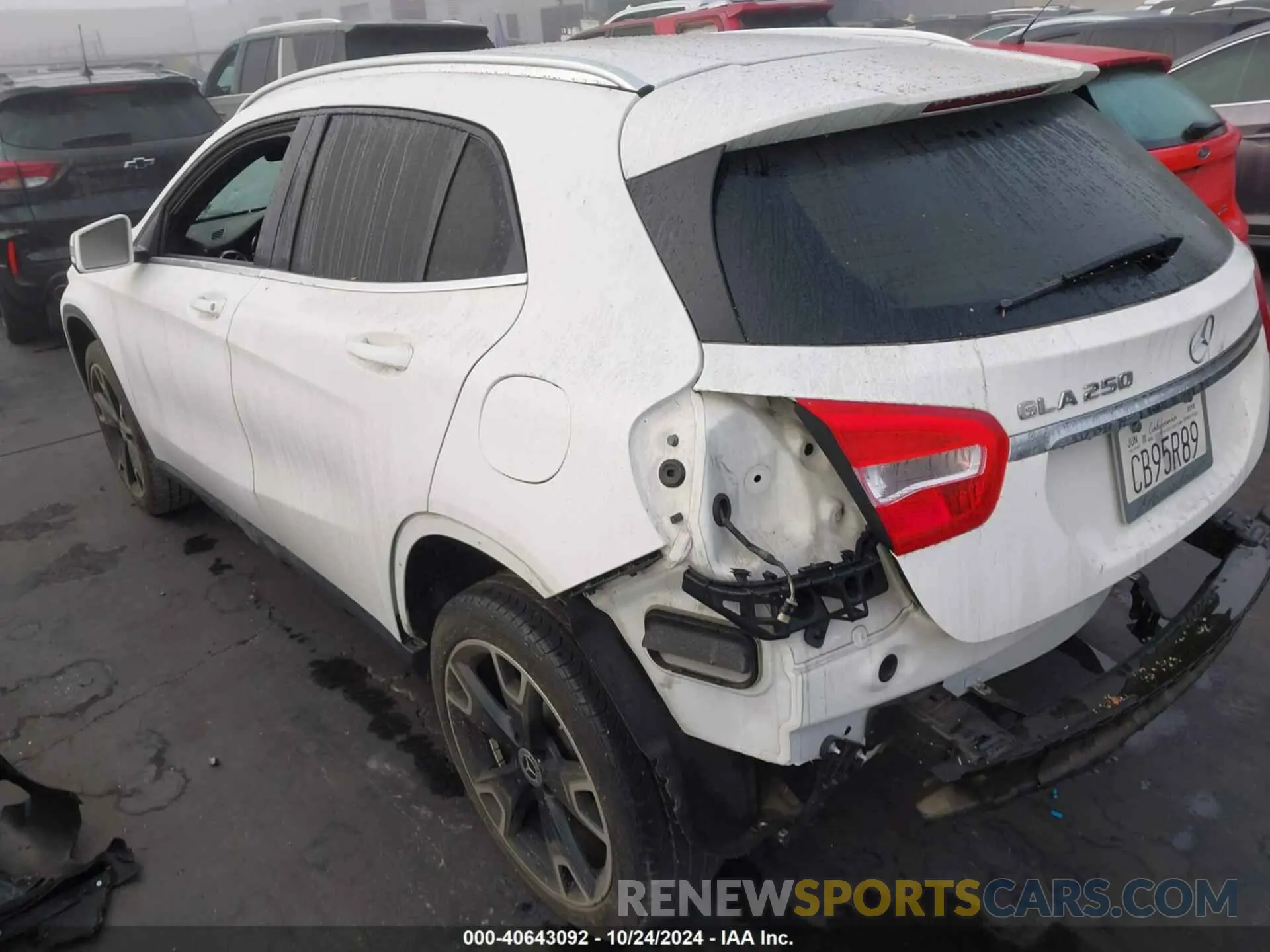 3 Фотография поврежденного автомобиля WDCTG4EB2KJ579204 MERCEDES-BENZ GLA 250 2019