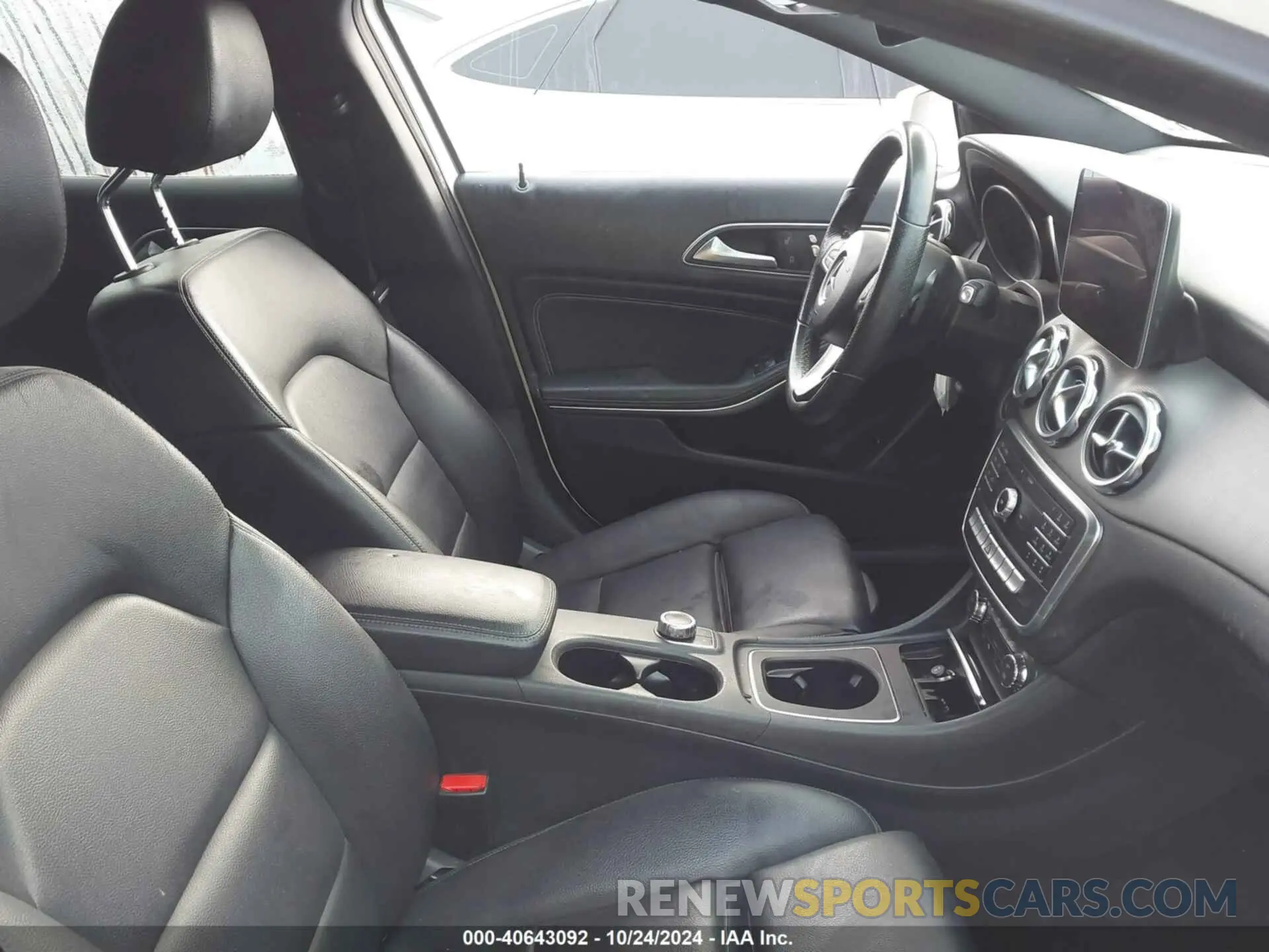 5 Фотография поврежденного автомобиля WDCTG4EB2KJ579204 MERCEDES-BENZ GLA 250 2019