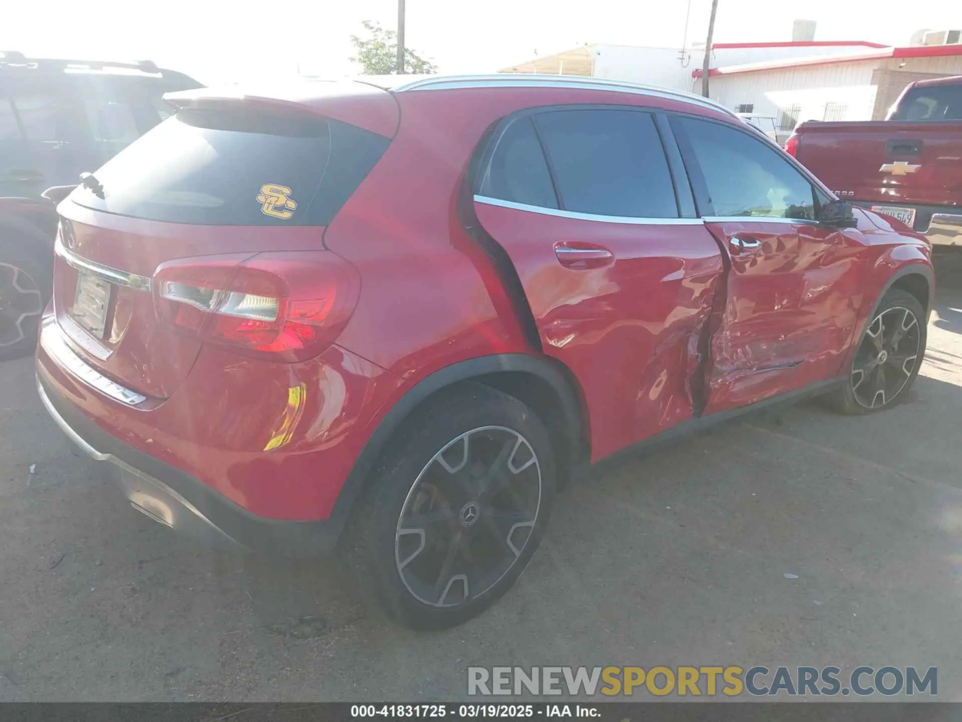 4 Photograph of a damaged car WDCTG4EB3KJ548057 MERCEDES-BENZ GLA 250 2019